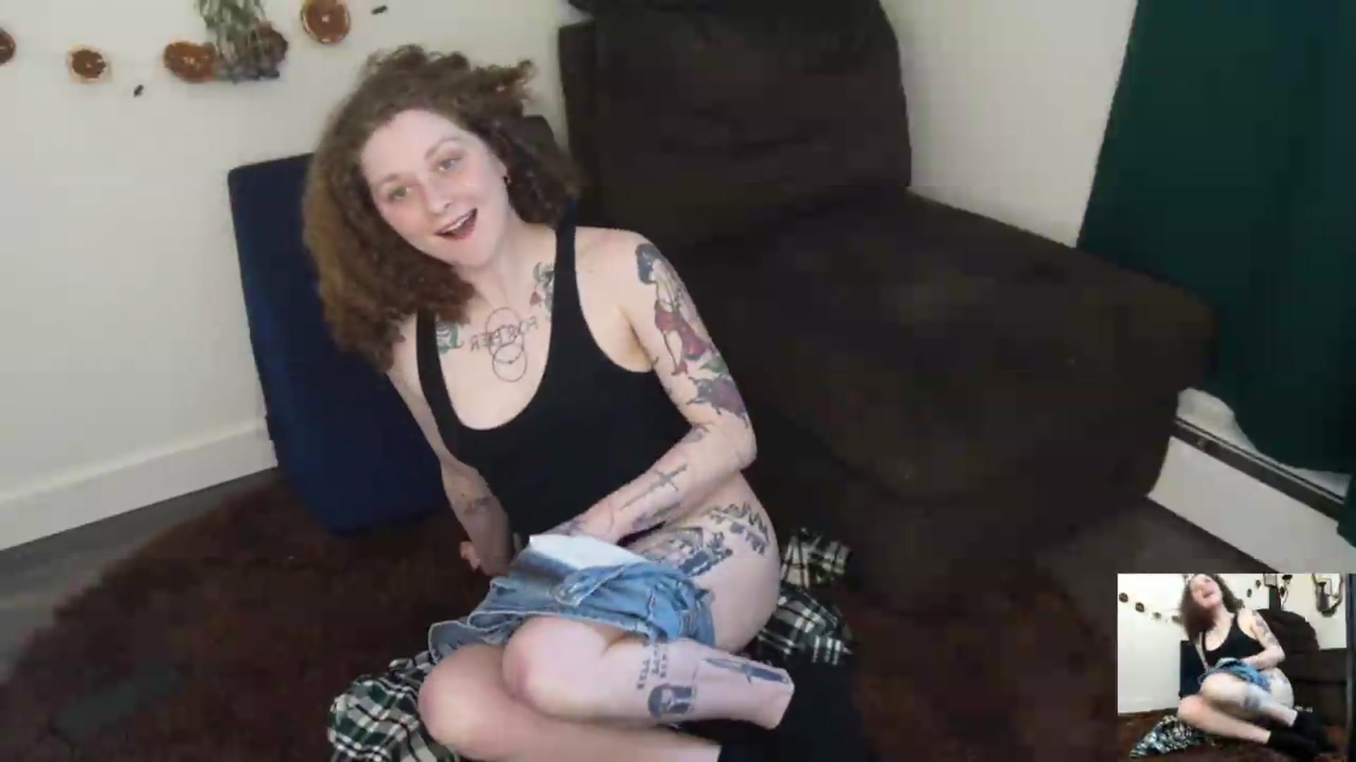 Gallery image thumbnail from PeachyQueen_'s myfreecams stream on, 04/28/2026, 21:41 image 11 of 20