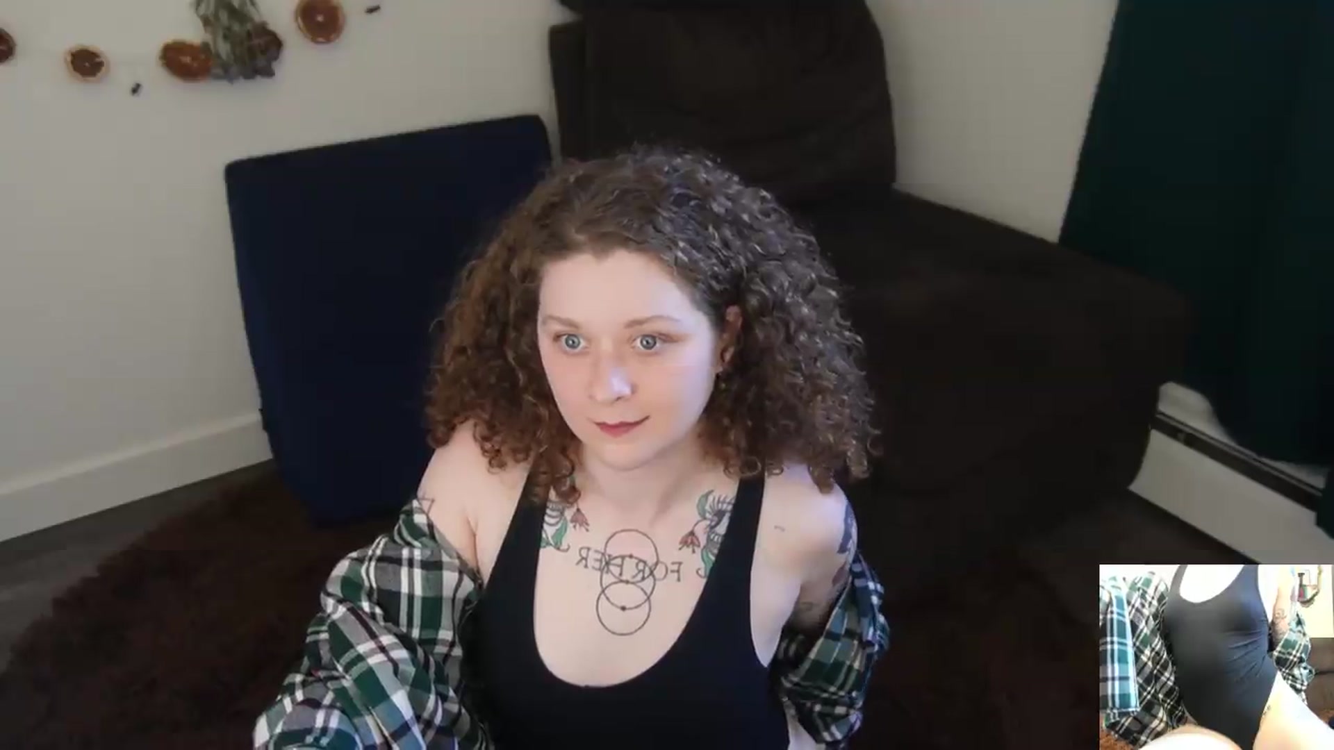 Gallery image thumbnail from PeachyQueen_'s myfreecams stream on, 04/28/2026, 21:41 image 18 of 20