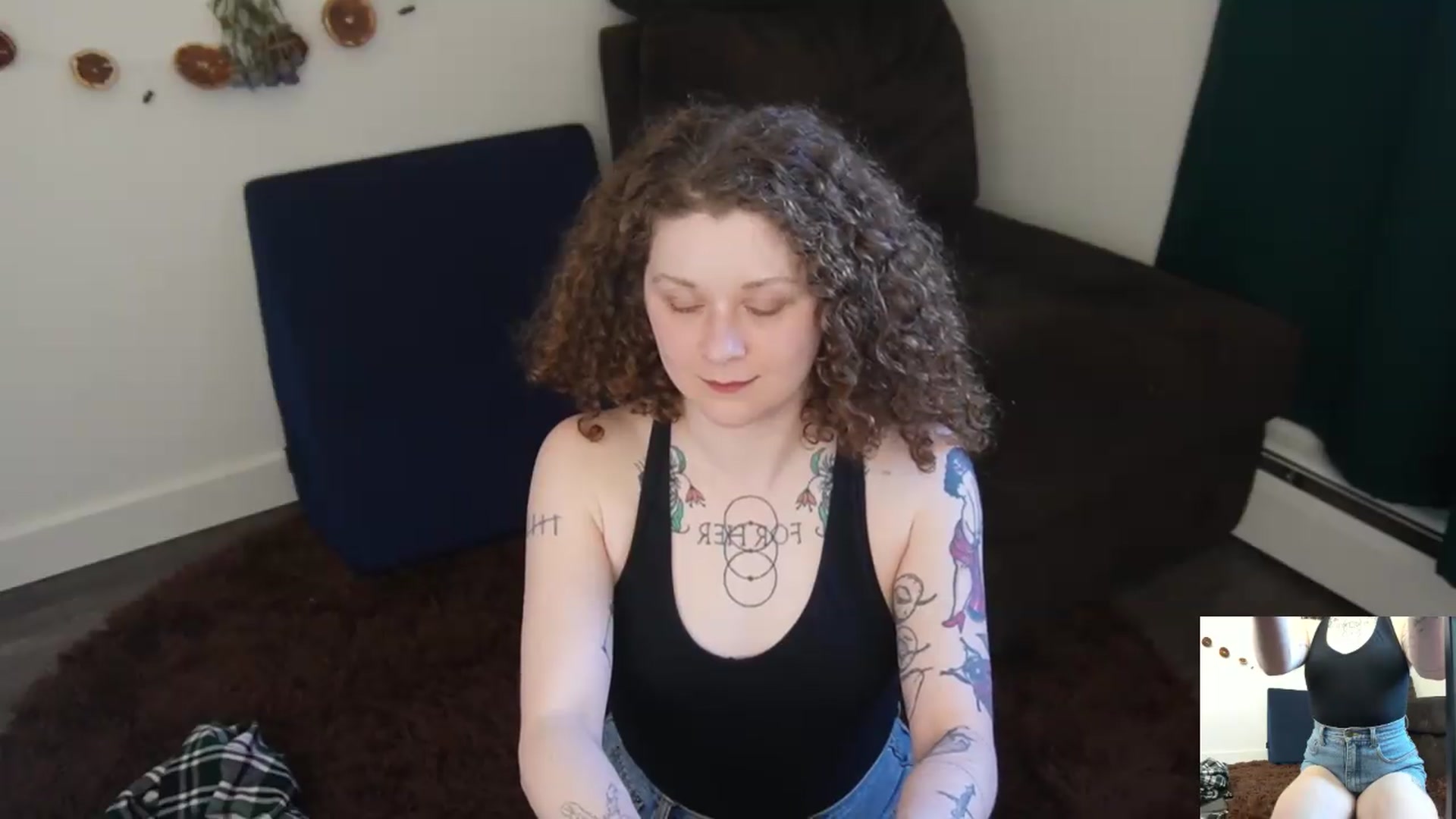 Gallery image thumbnail from PeachyQueen_'s myfreecams stream on, 04/28/2026, 21:41 image 6 of 20