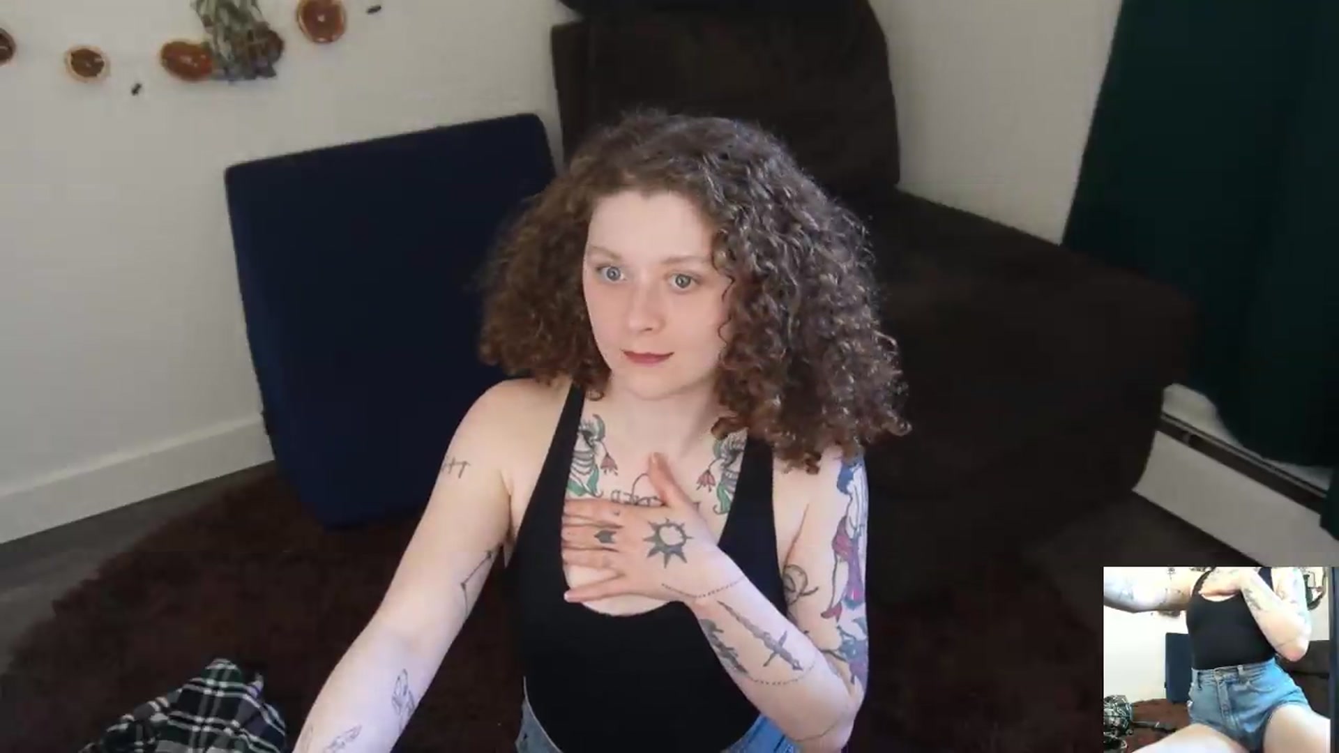 Gallery image thumbnail from PeachyQueen_'s myfreecams stream on, 04/28/2026, 21:41 image 2 of 20