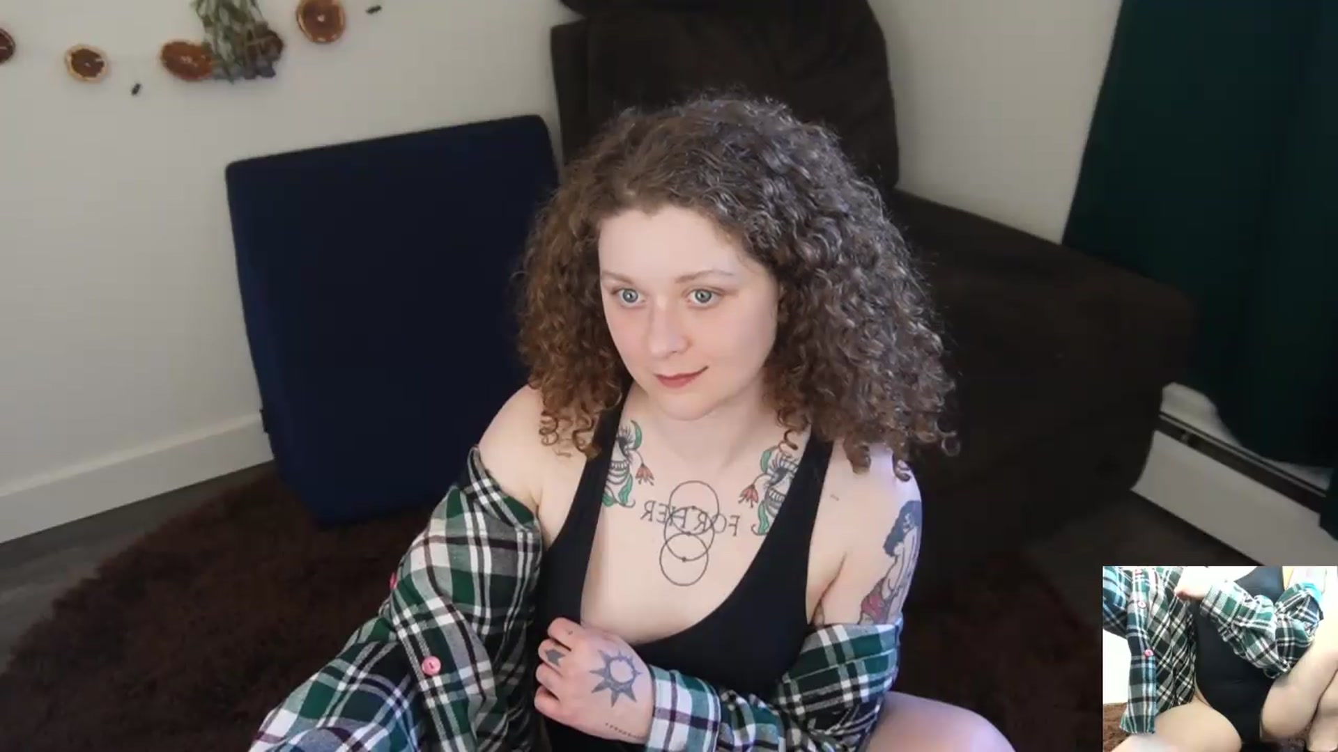 Gallery image thumbnail from PeachyQueen_'s myfreecams stream on, 04/28/2026, 21:41 image 19 of 20