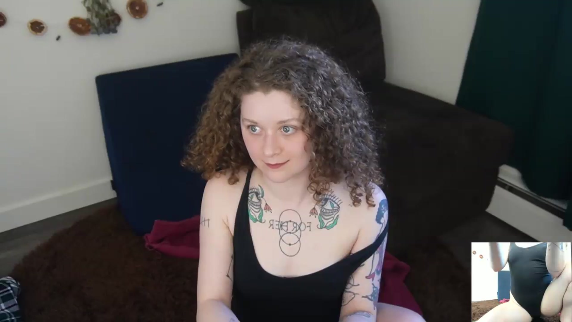 Gallery image thumbnail from PeachyQueen_'s myfreecams stream on, 04/28/2026, 22:54 image 13 of 20