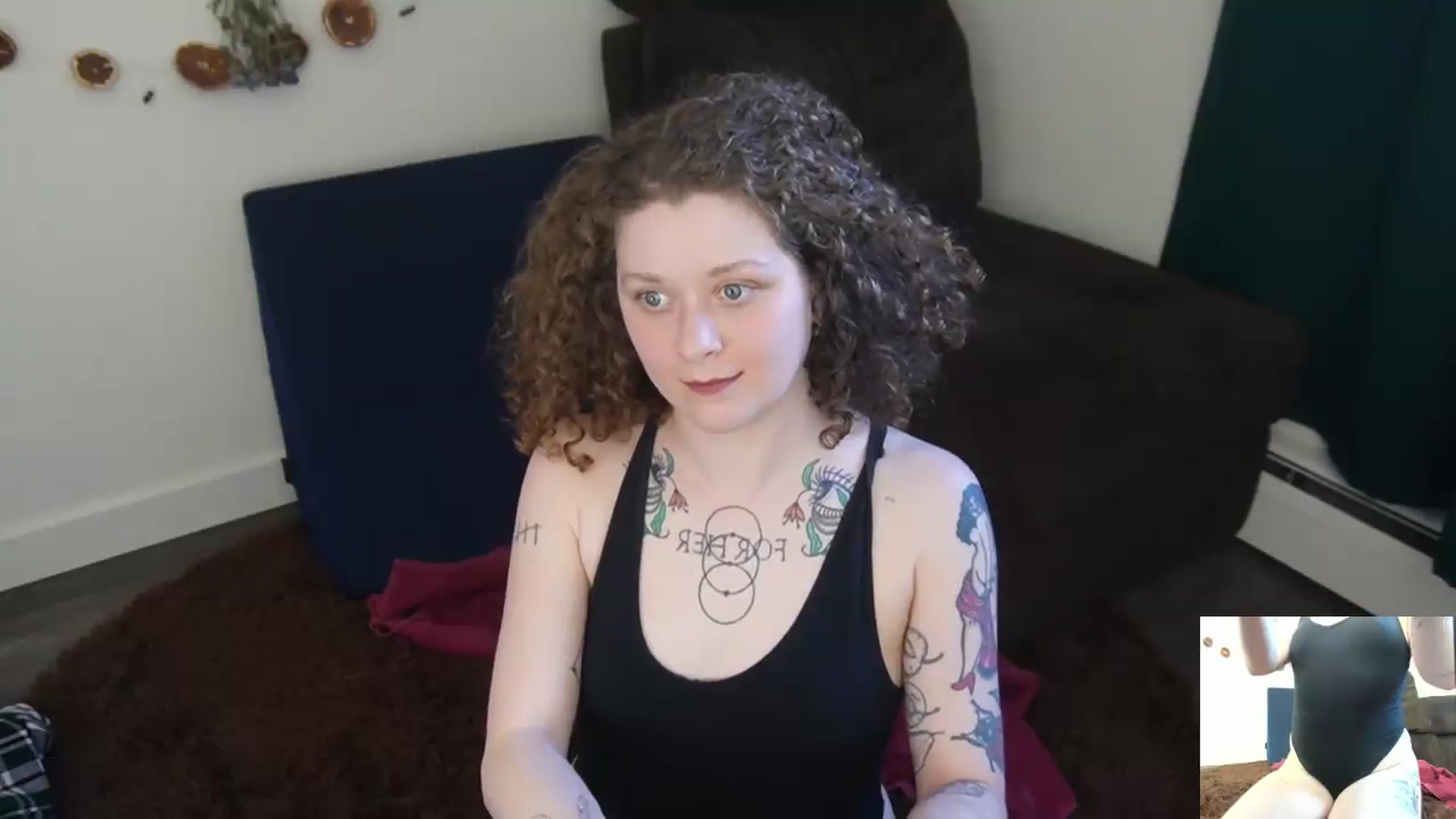 Gallery image thumbnail from PeachyQueen_'s myfreecams stream on, 04/28/2026, 22:54 image 2 of 20