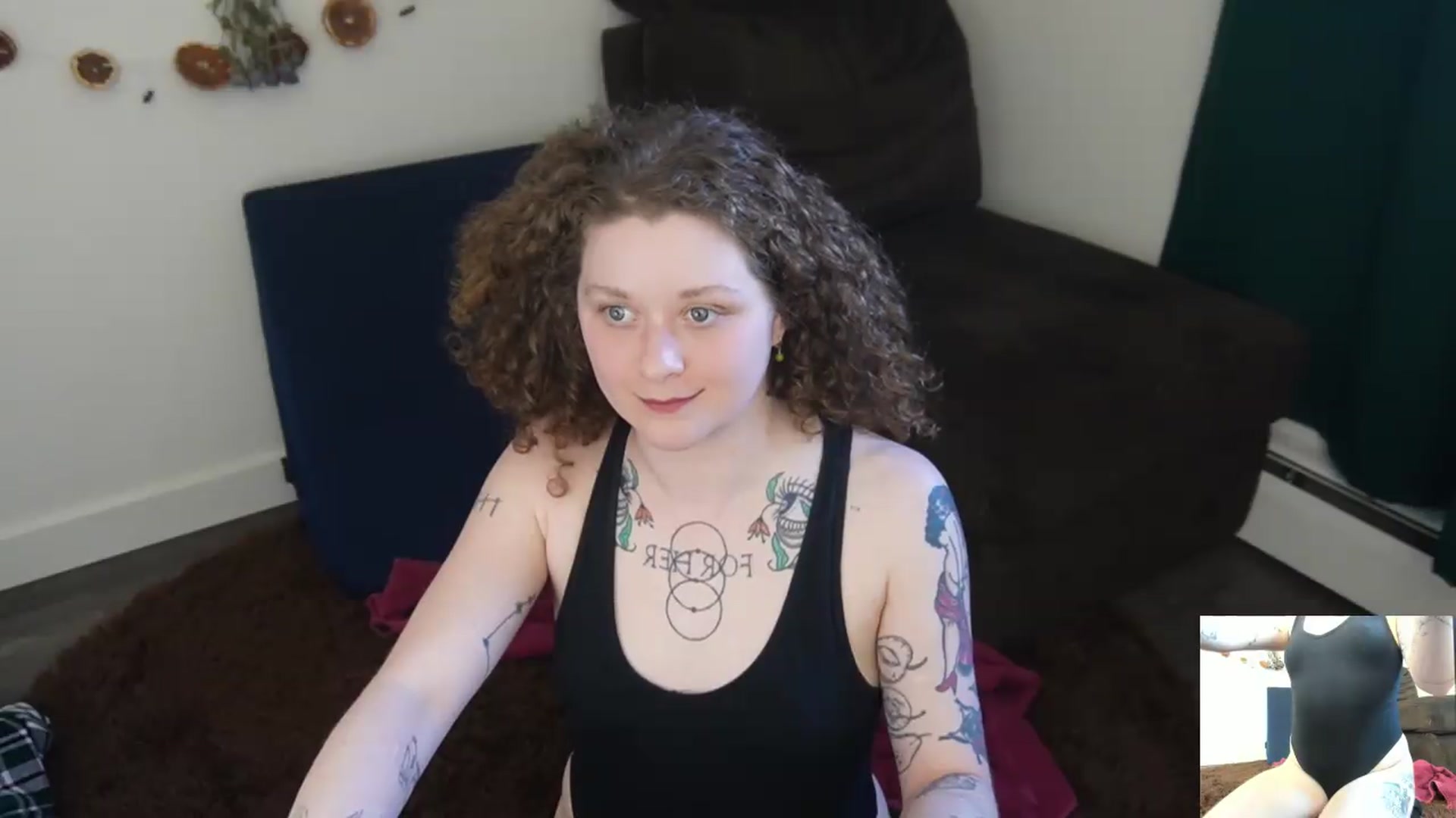 Gallery image thumbnail from PeachyQueen_'s myfreecams stream on, 04/28/2026, 22:54 image 10 of 20