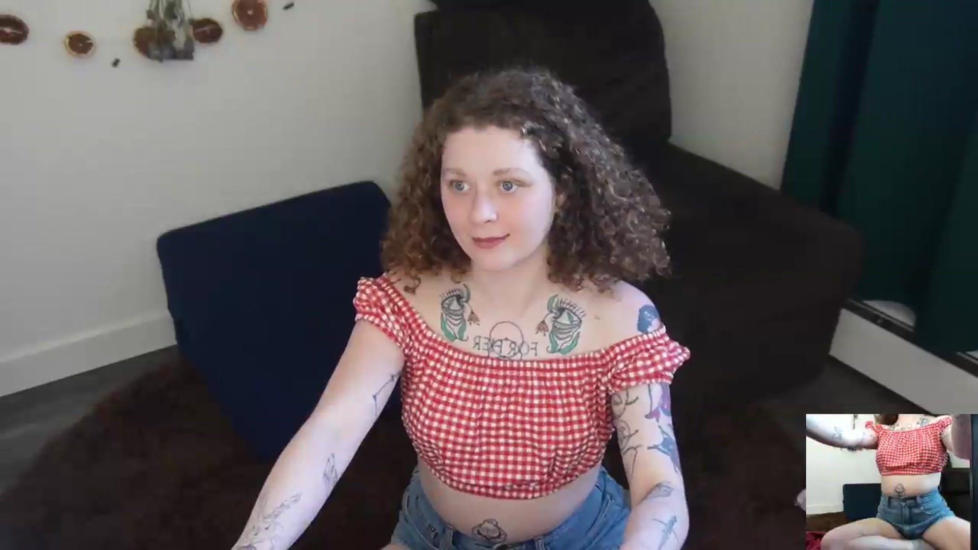 Gallery image thumbnail from PeachyQueen_'s myfreecams stream on, 04/30/2026, 22:47 image 9 of 20