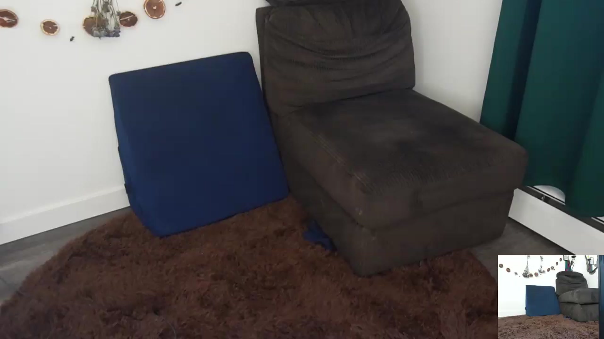 Gallery image thumbnail from PeachyQueen_'s myfreecams stream on, 04/30/2026, 22:47 image 4 of 20