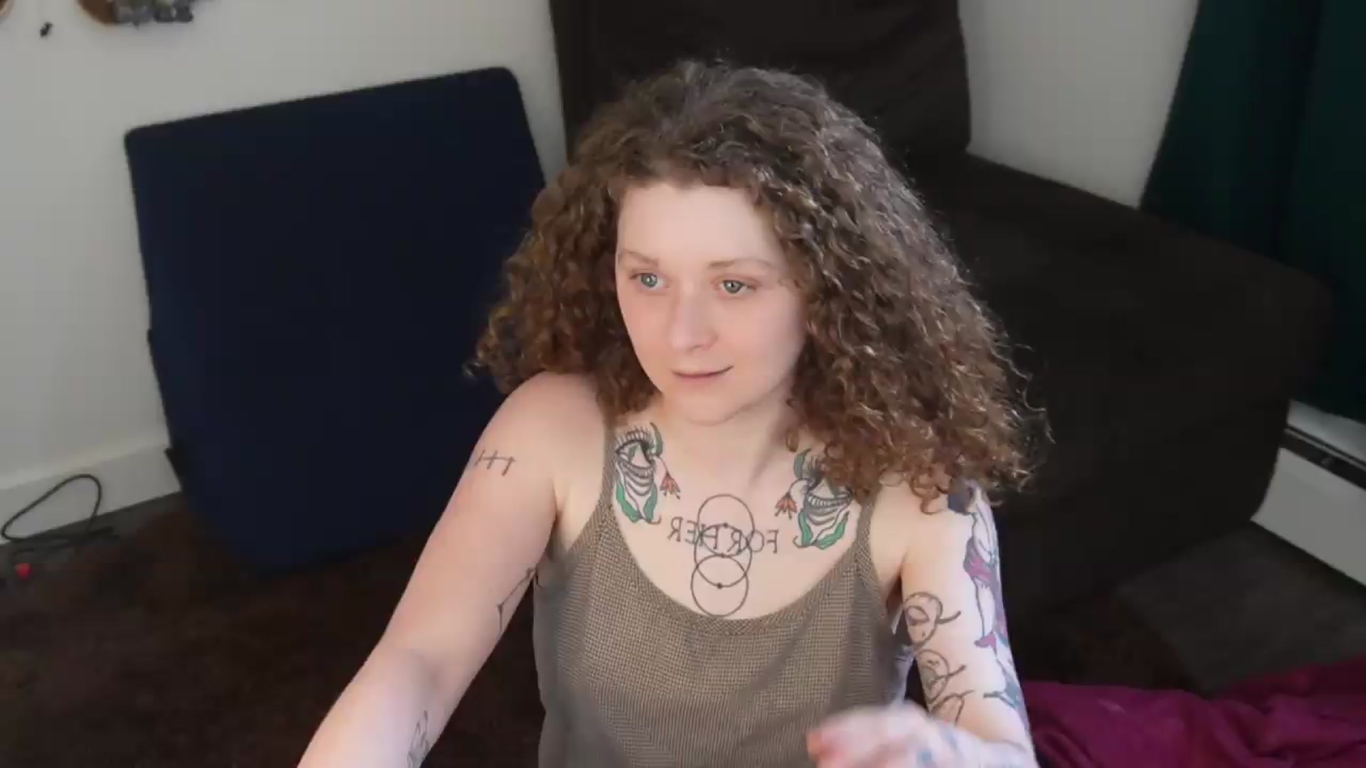 Gallery image thumbnail from PeachyQueen_'s myfreecams stream on, 05/01/2026, 21:29 image 12 of 20