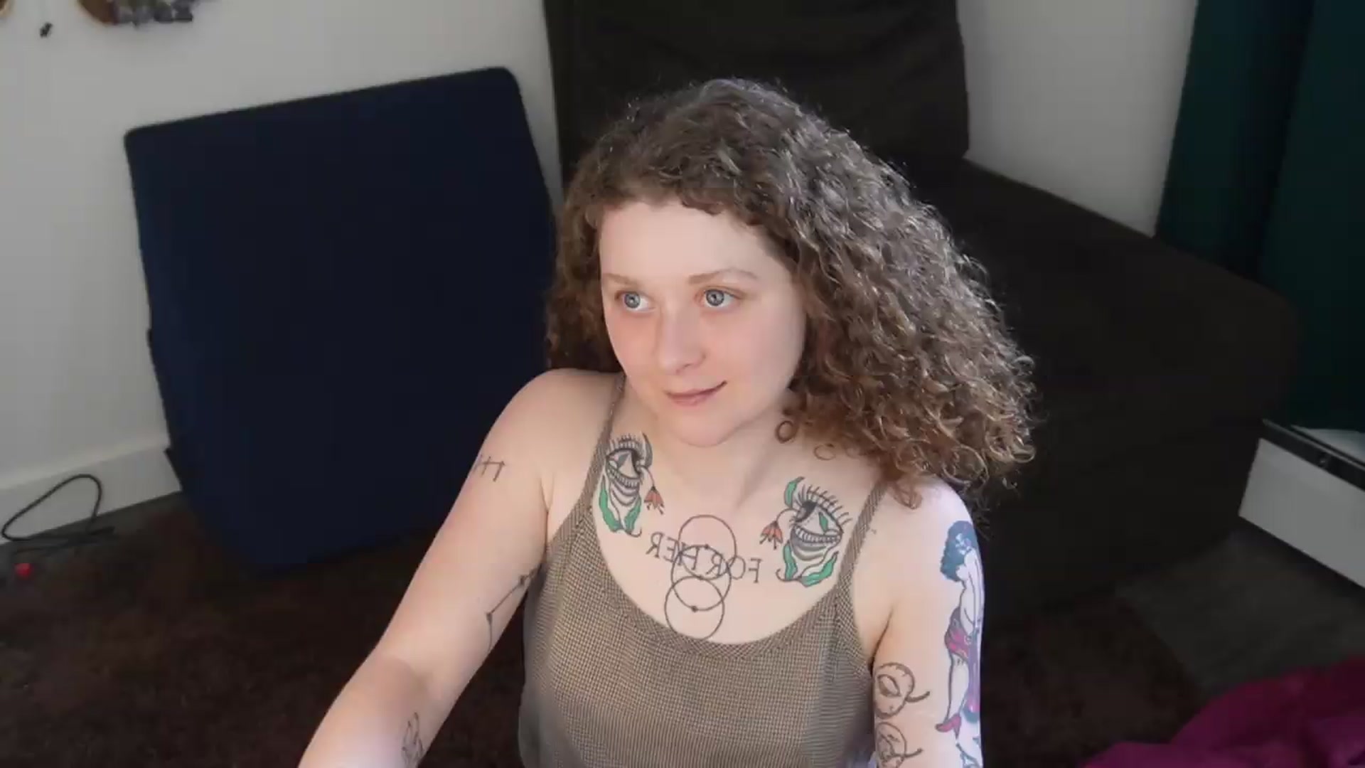 Gallery image thumbnail from PeachyQueen_'s myfreecams stream on, 05/01/2026, 21:29 image 1 of 20