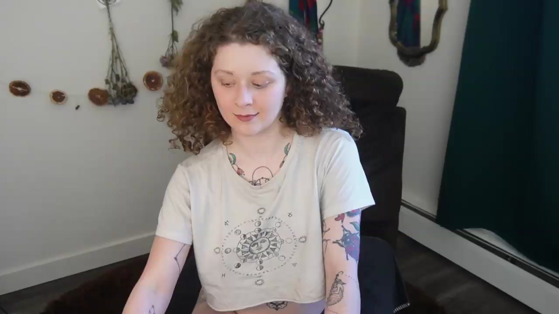 Gallery image thumbnail from PeachyQueen_'s myfreecams stream on, 05/04/2026, 21:57 image 13 of 20