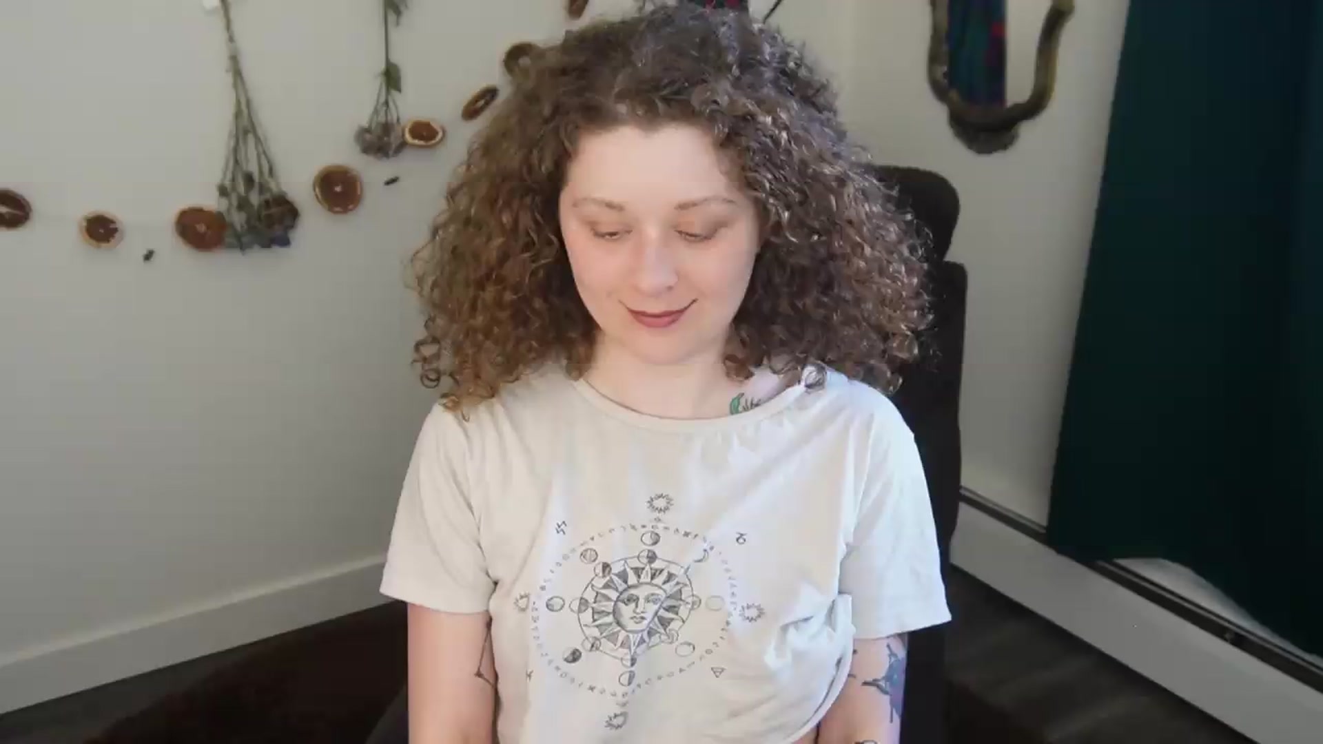 Gallery image thumbnail from PeachyQueen_'s myfreecams stream on, 05/04/2026, 21:57 image 18 of 20