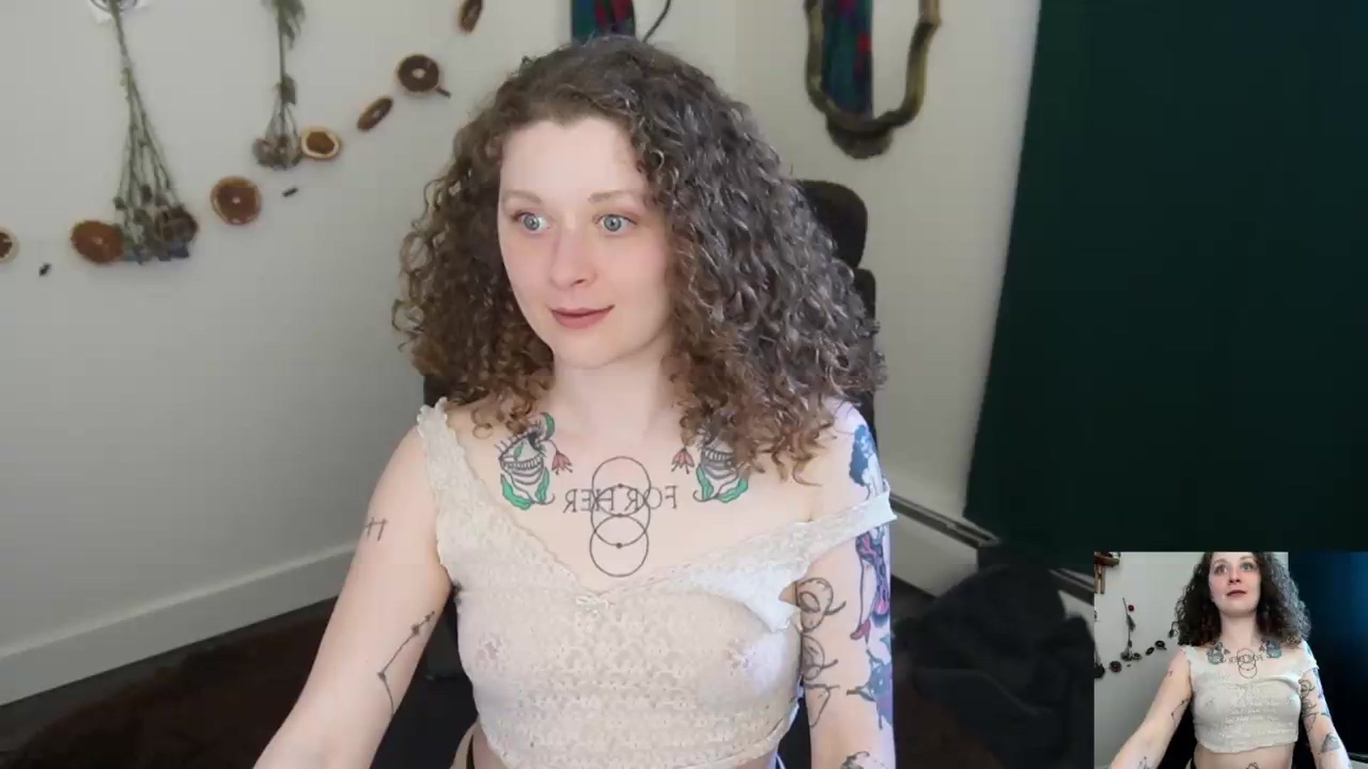 Gallery image thumbnail from PeachyQueen_'s myfreecams stream on, 05/08/2026, 19:40 image 11 of 20