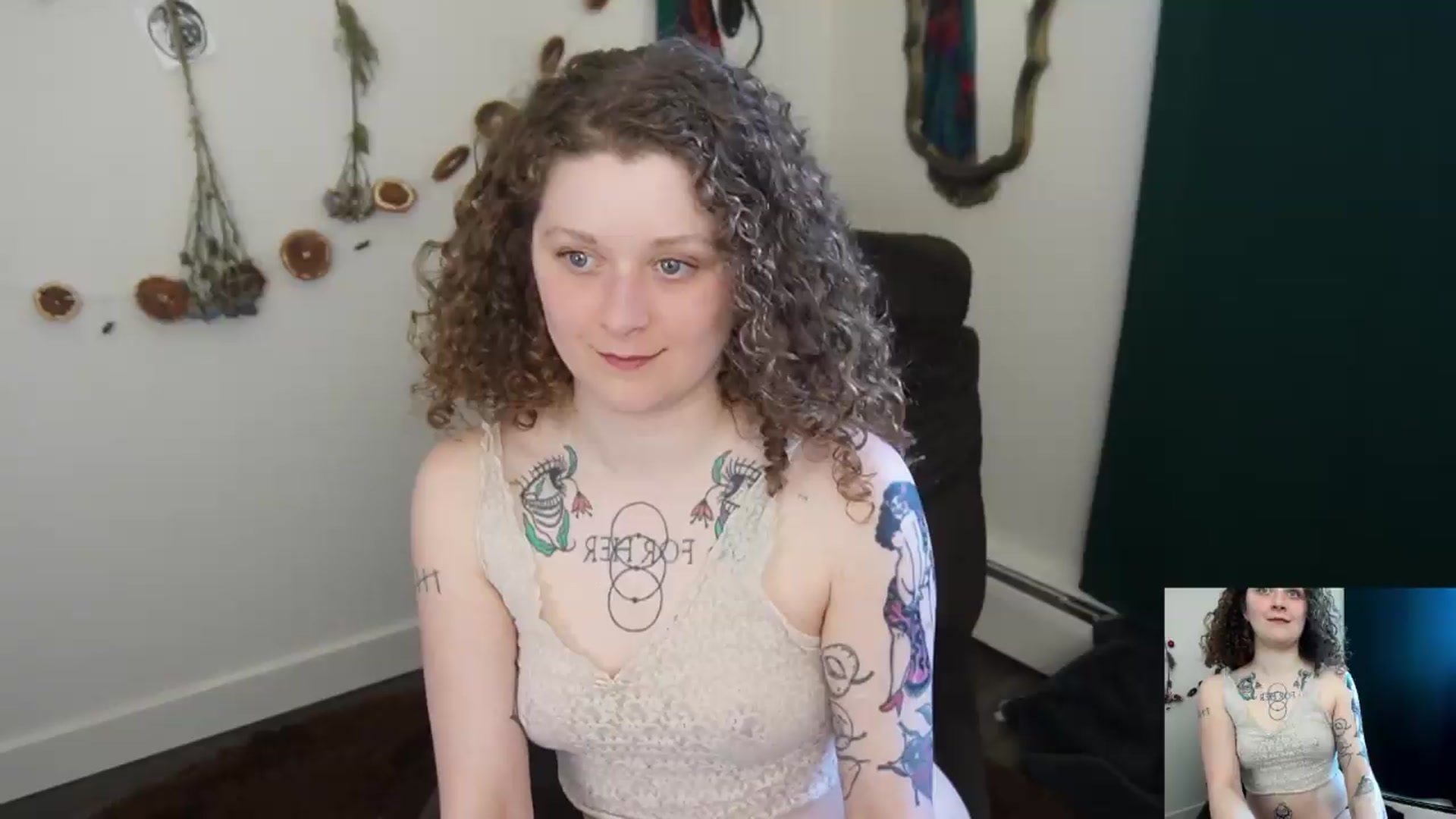 Gallery image thumbnail from PeachyQueen_'s myfreecams stream on, 05/08/2026, 19:40 image 2 of 20