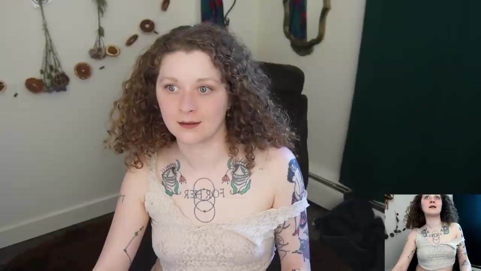 Gallery image thumbnail from PeachyQueen_'s myfreecams stream on, 05/08/2026, 19:40 image 16 of 20