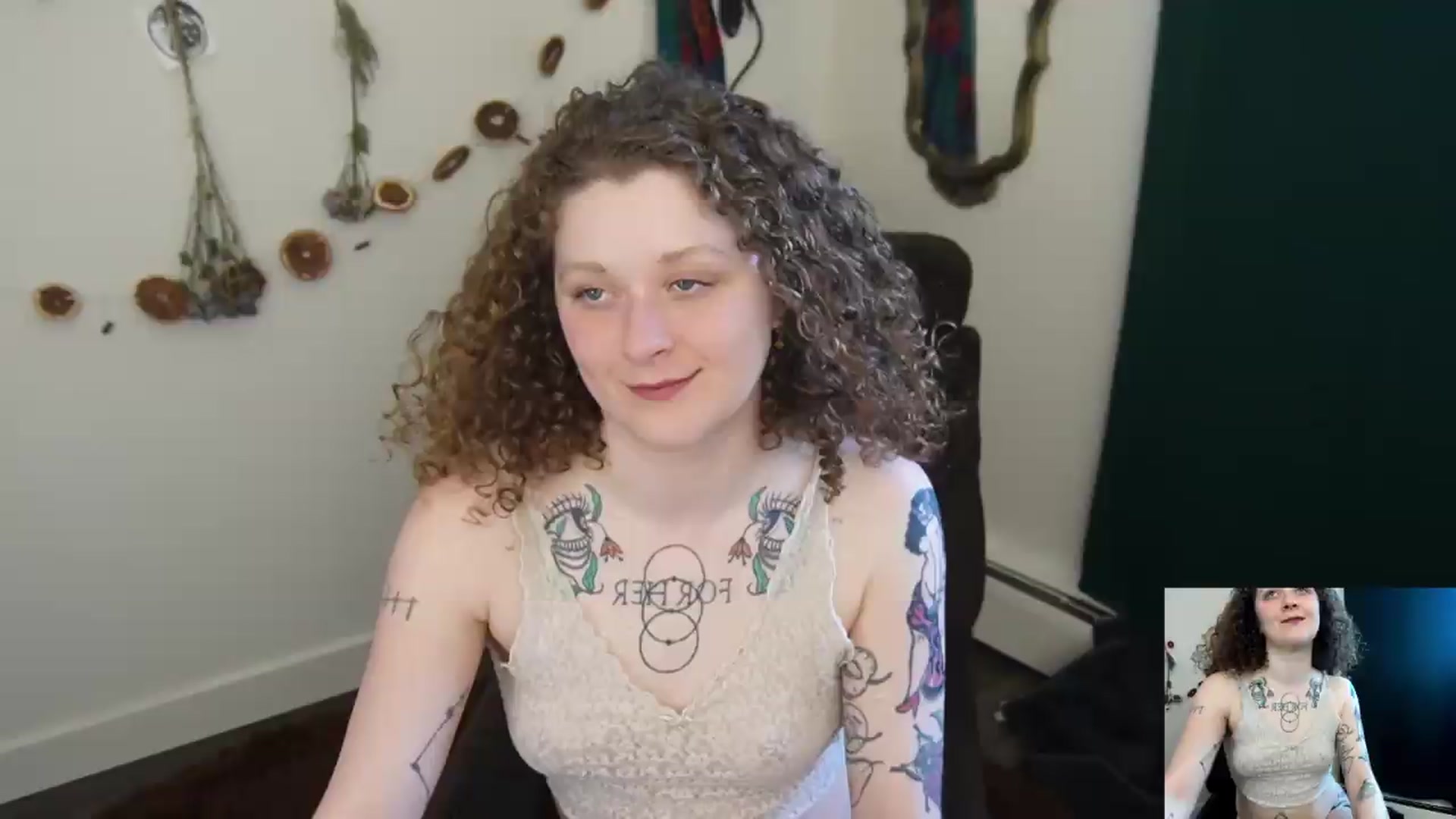Gallery image thumbnail from PeachyQueen_'s myfreecams stream on, 05/08/2026, 19:40 image 4 of 20