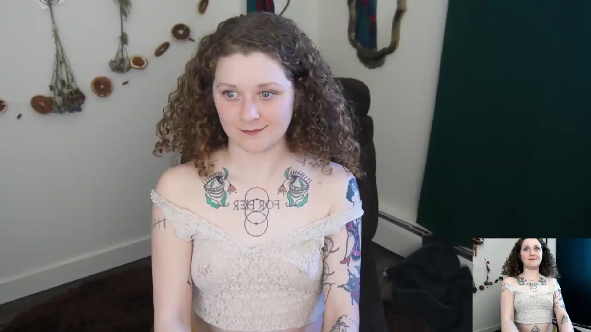 Gallery image thumbnail from PeachyQueen_'s myfreecams stream on, 05/08/2026, 22:10 image 1 of 20