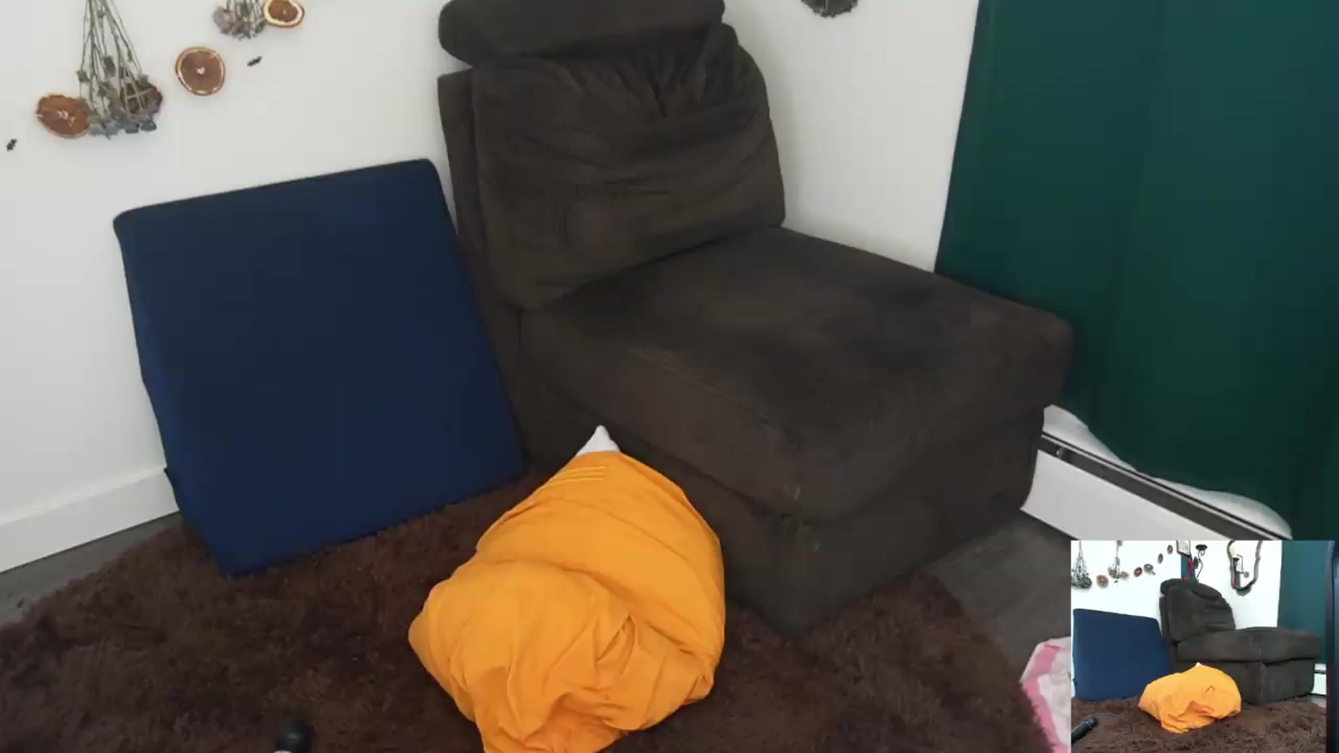 Gallery image thumbnail from PeachyQueen_'s myfreecams stream on, 05/11/2026, 22:17 image 2 of 20