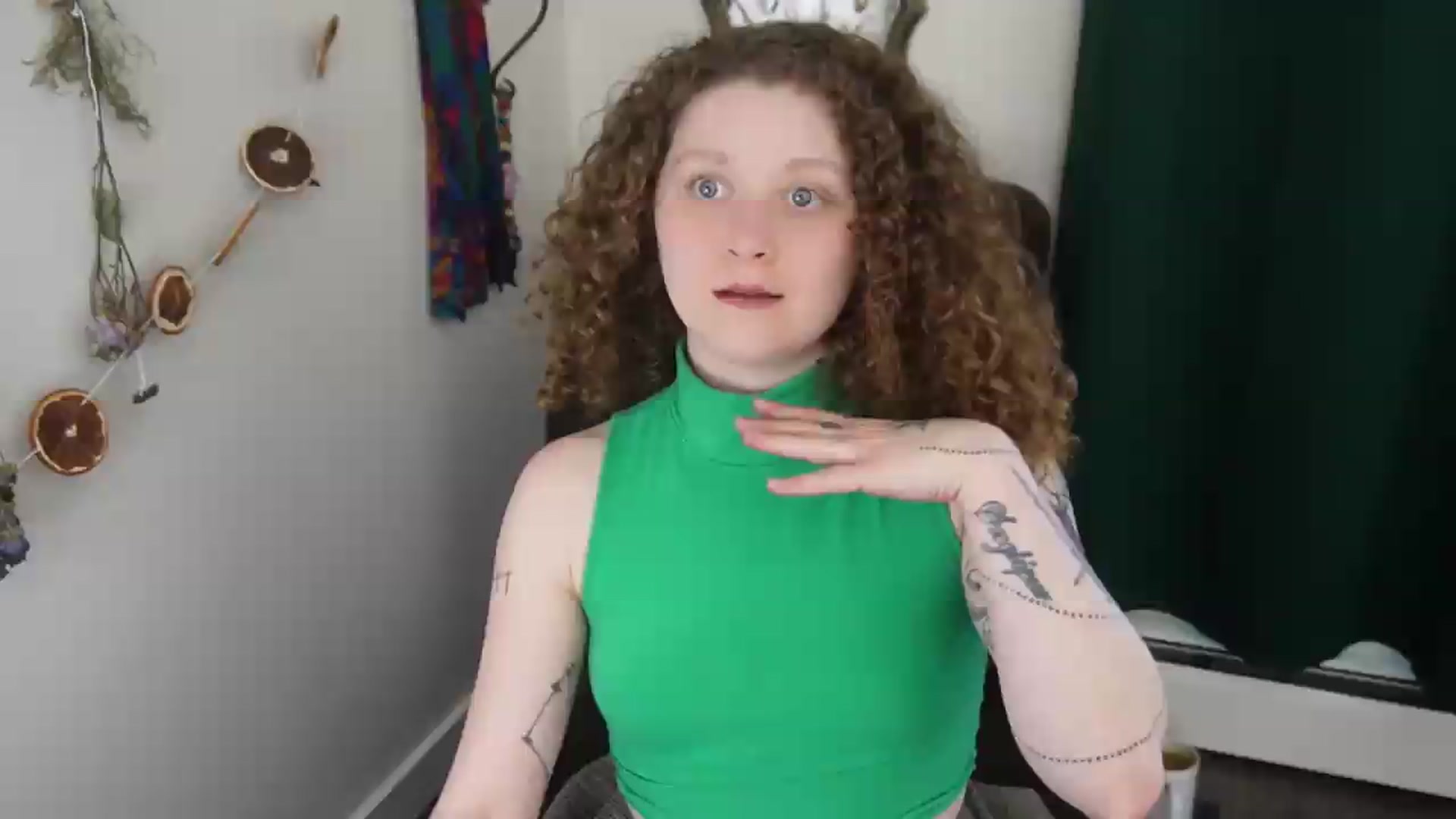Gallery image thumbnail from PeachyQueen_'s myfreecams stream on, 05/20/2026, 21:09 image 3 of 20
