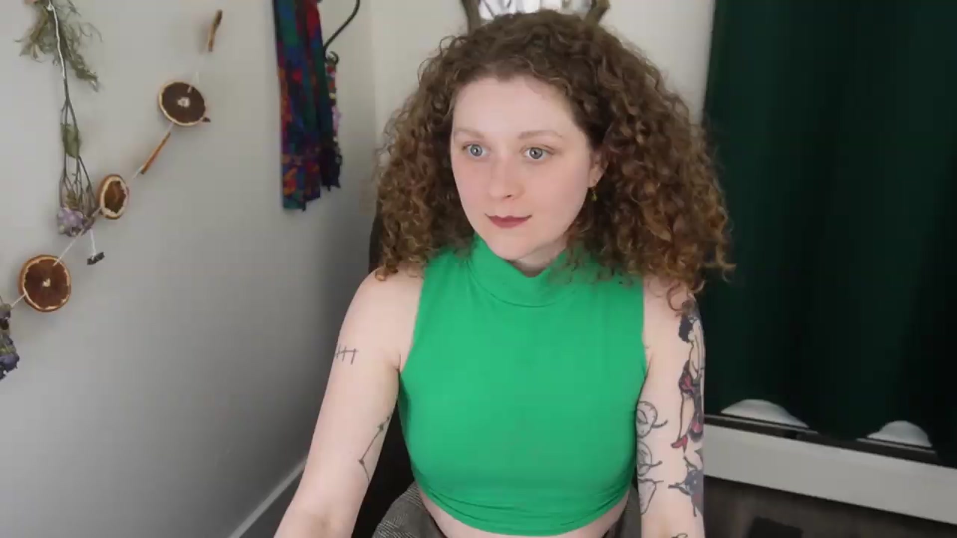 Gallery image thumbnail from PeachyQueen_'s myfreecams stream on, 05/20/2026, 21:09 image 17 of 20