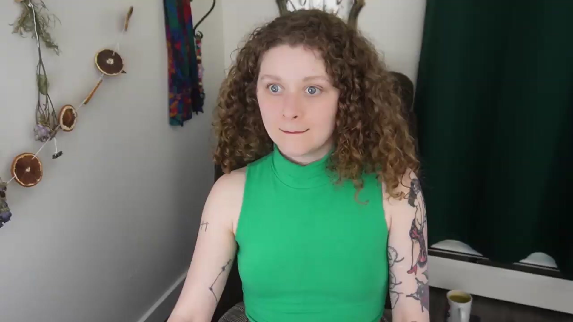 Gallery image thumbnail from PeachyQueen_'s myfreecams stream on, 05/20/2026, 21:09 image 6 of 20