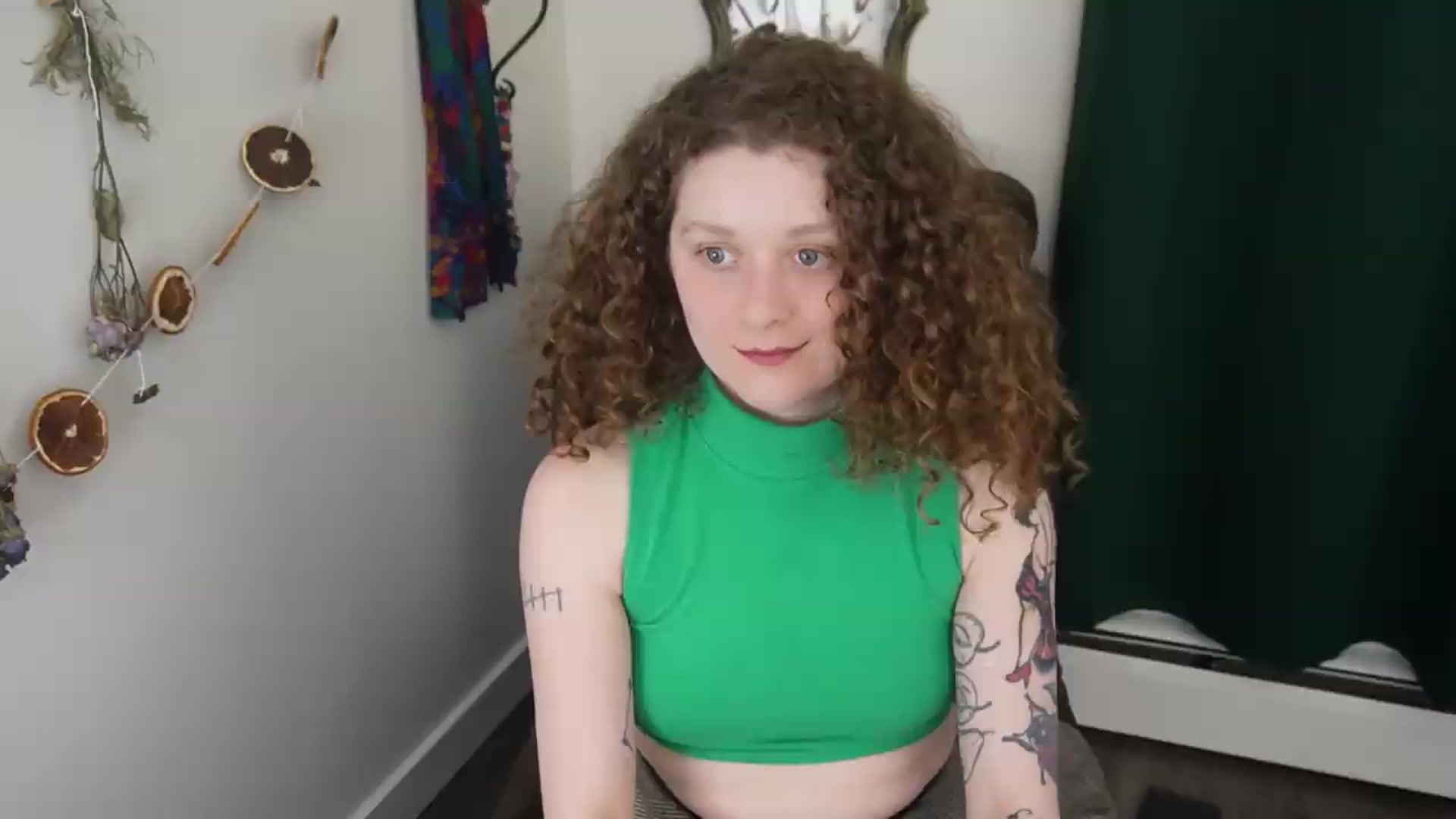 Gallery image thumbnail from PeachyQueen_'s myfreecams stream on, 05/20/2026, 21:09 image 14 of 20
