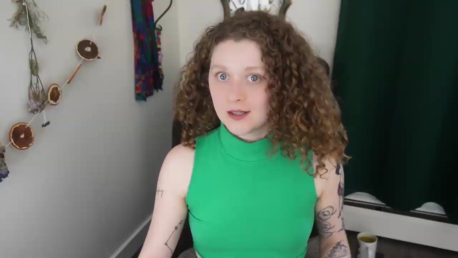 Gallery image thumbnail from PeachyQueen_'s myfreecams stream on, 05/20/2026, 21:09 image 9 of 20