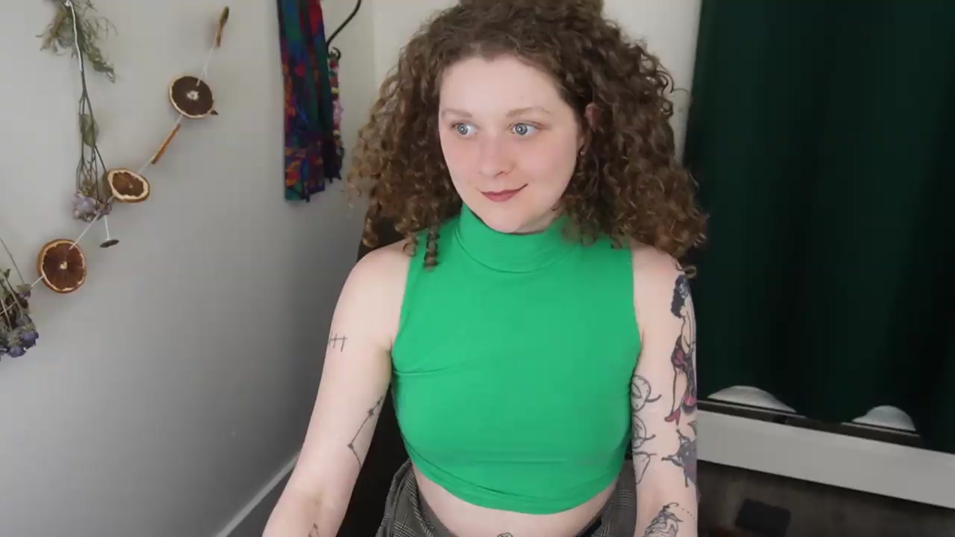 Gallery image thumbnail from PeachyQueen_'s myfreecams stream on, 05/20/2026, 22:45 image 19 of 20