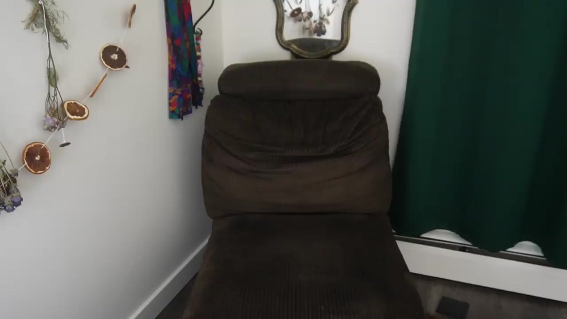 Gallery image thumbnail from PeachyQueen_'s myfreecams stream on, 05/20/2026, 23:25 image 11 of 20