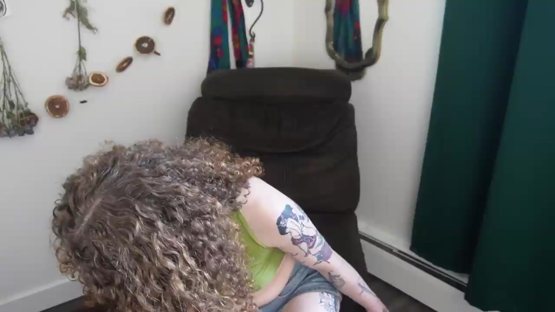 Gallery image thumbnail from PeachyQueen_'s myfreecams stream on, 05/22/2026, 22:14 image 2 of 20