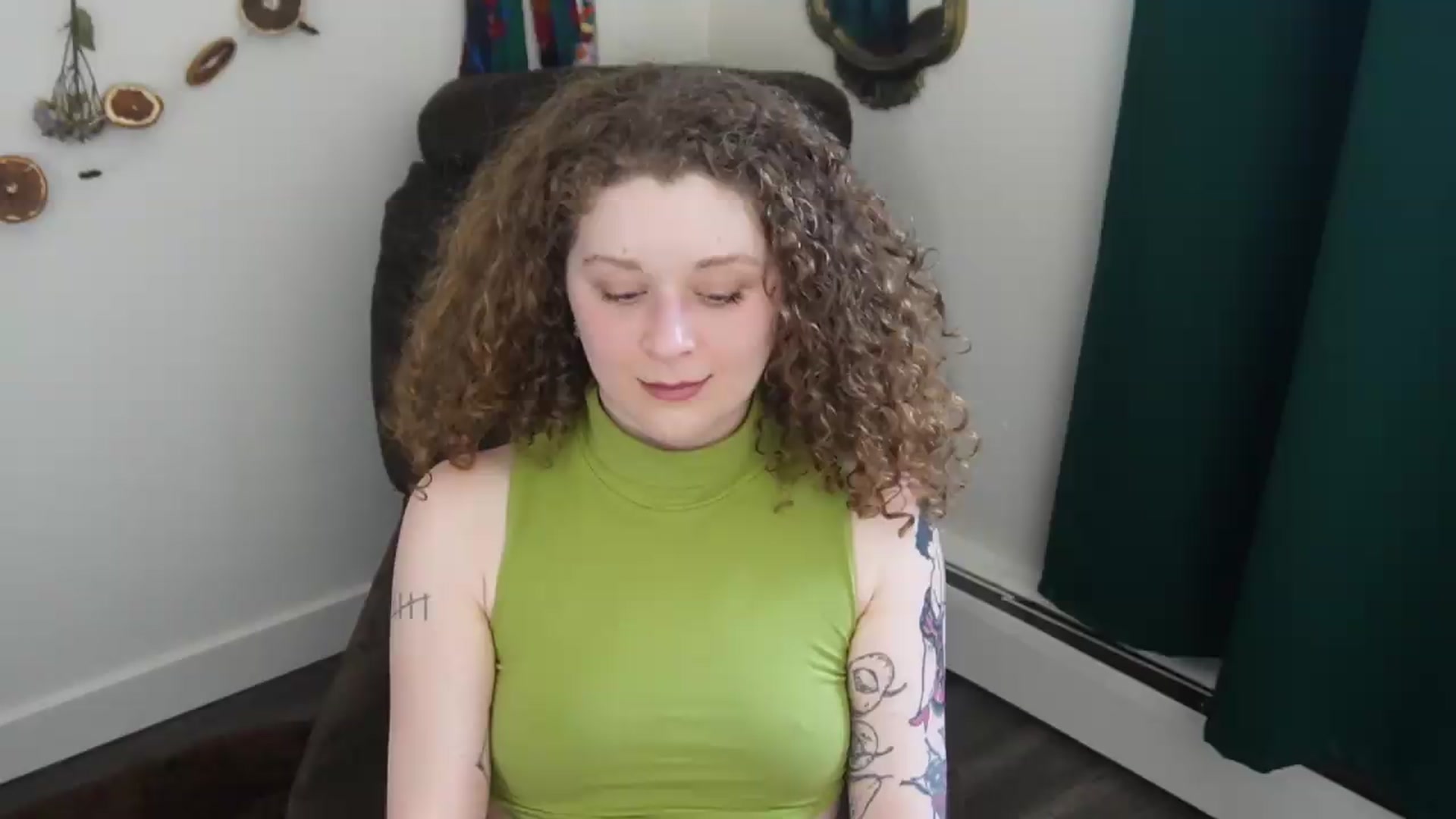 Gallery image thumbnail from PeachyQueen_'s myfreecams stream on, 05/22/2026, 23:27 image 3 of 20