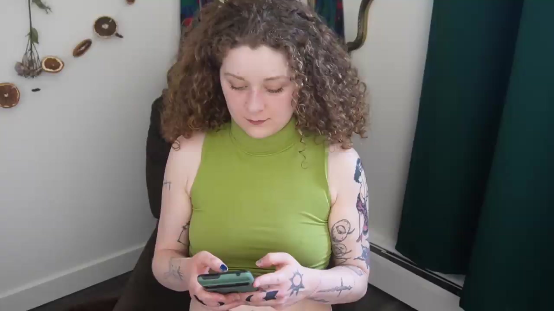 Gallery image thumbnail from PeachyQueen_'s myfreecams stream on, 05/22/2026, 23:27 image 10 of 20