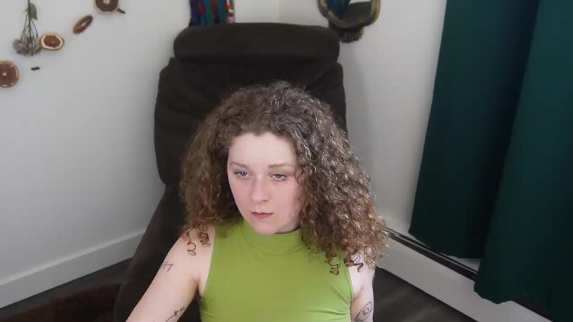 Gallery image thumbnail from PeachyQueen_'s myfreecams stream on, 05/22/2026, 23:27 image 7 of 20