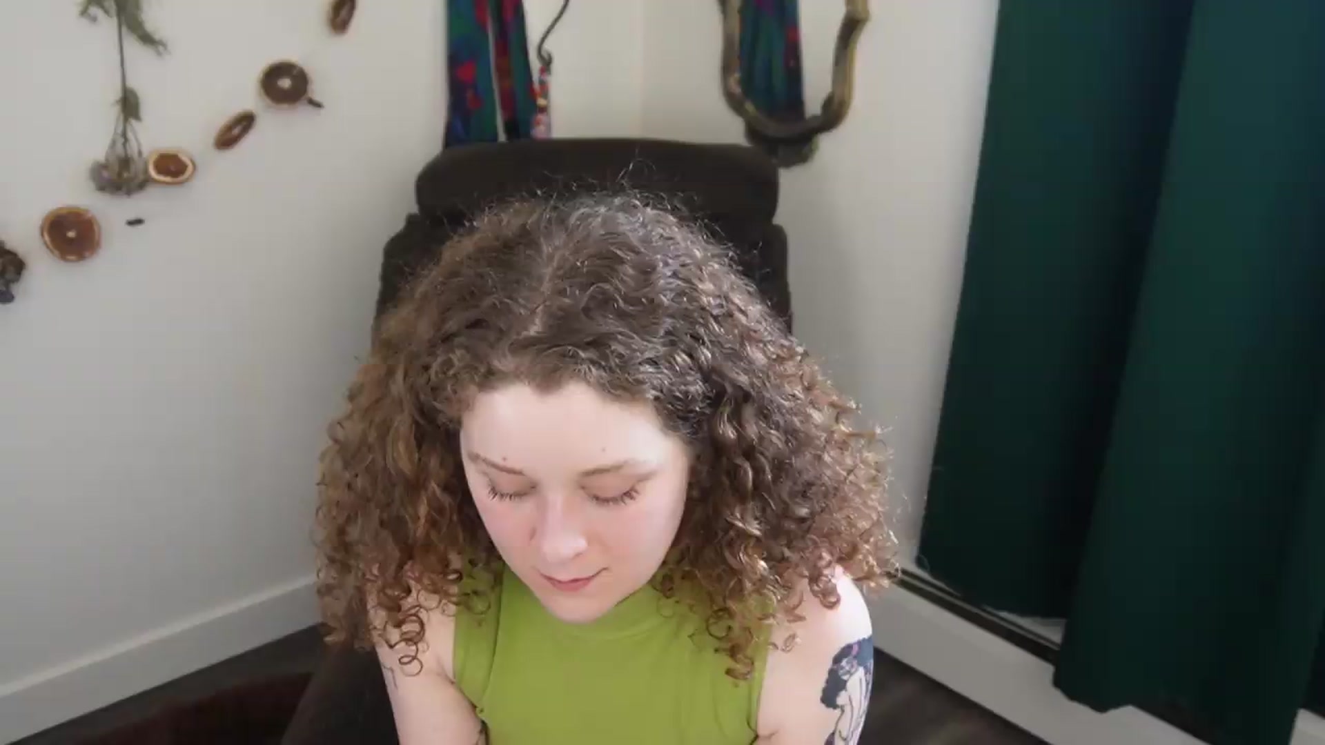 Gallery image thumbnail from PeachyQueen_'s myfreecams stream on, 05/22/2026, 23:27 image 18 of 20