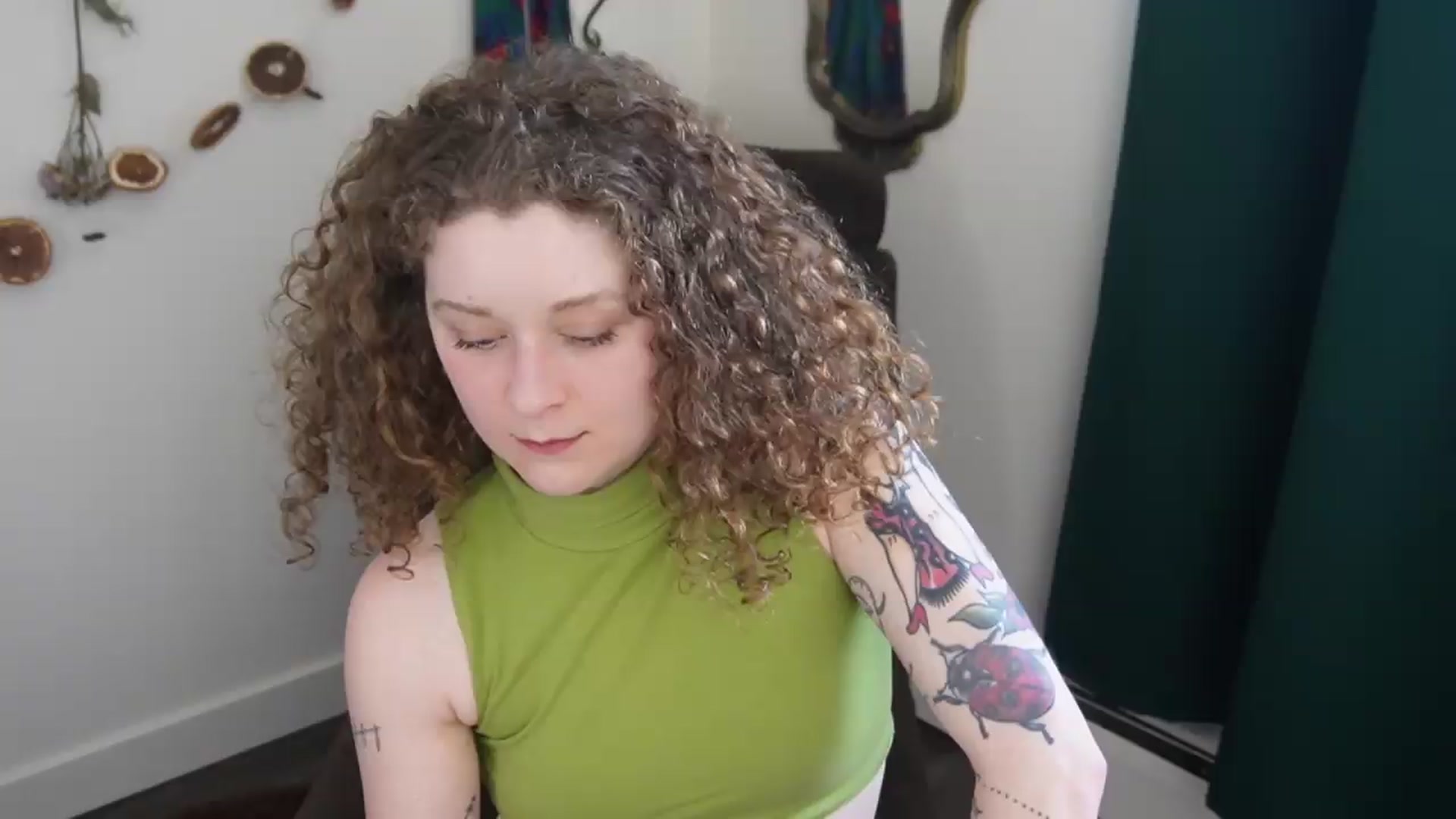 Gallery image thumbnail from PeachyQueen_'s myfreecams stream on, 05/22/2026, 23:27 image 12 of 20
