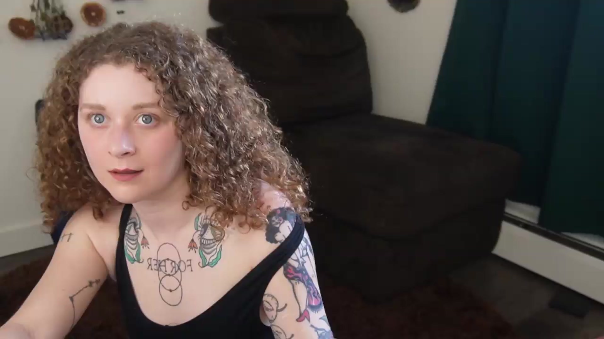 Gallery image thumbnail from PeachyQueen_'s myfreecams stream on, 05/26/2026, 24:29 image 5 of 20