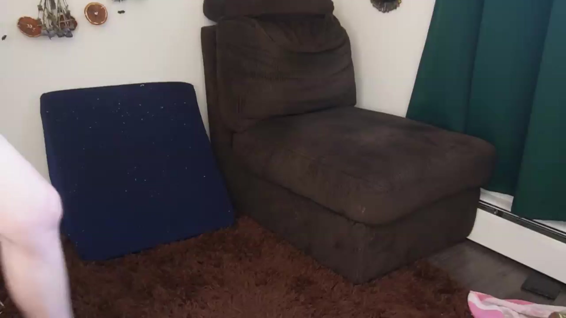 Gallery image thumbnail from PeachyQueen_'s myfreecams stream on, 05/26/2026, 24:29 image 15 of 20