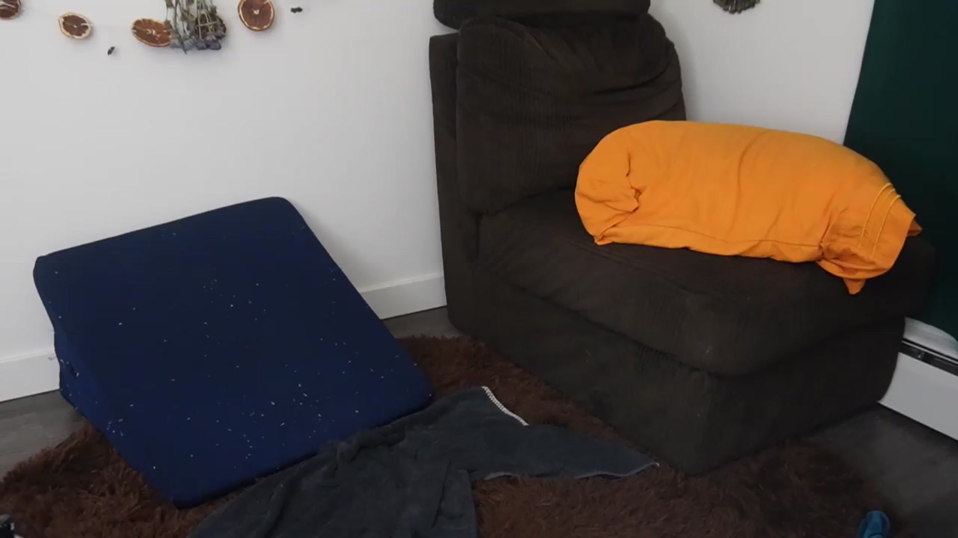 Gallery image thumbnail from PeachyQueen_'s myfreecams stream on, 05/26/2026, 23:58 image 14 of 20