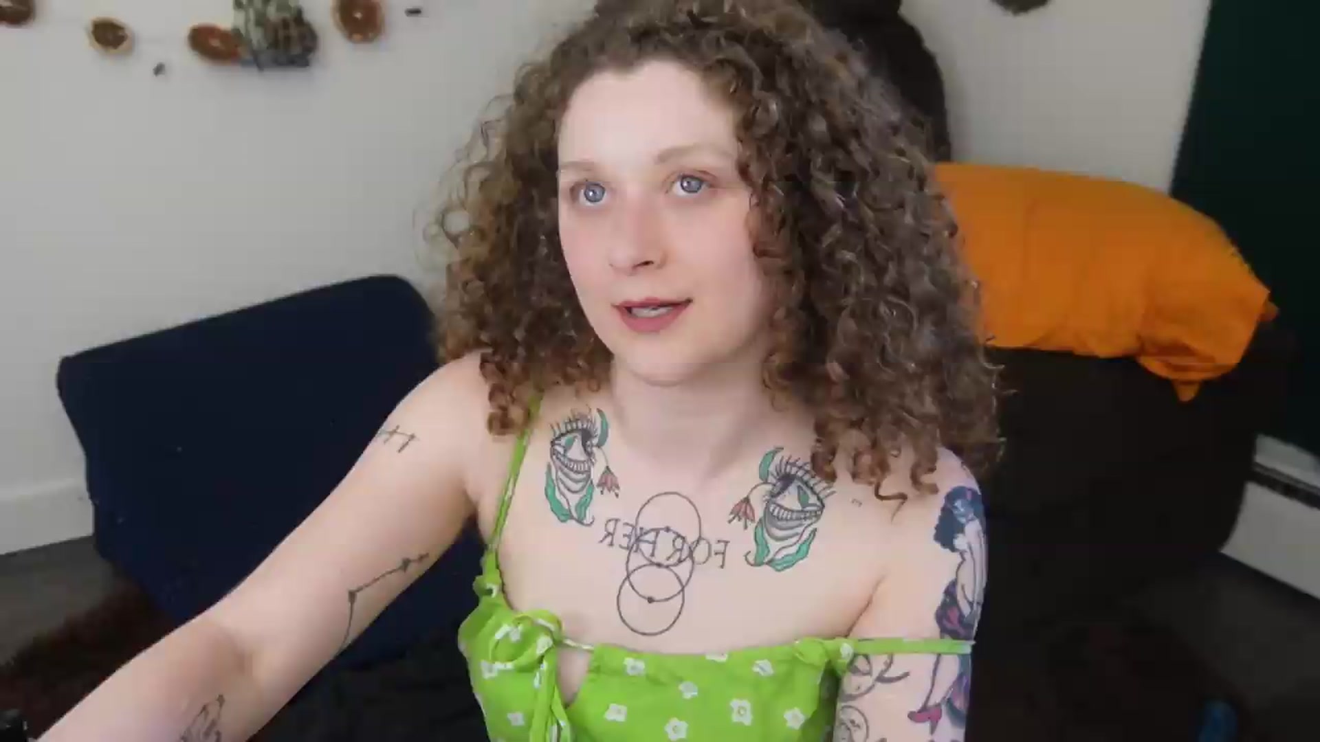 Gallery image thumbnail from PeachyQueen_'s myfreecams stream on, 05/26/2026, 23:58 image 13 of 20