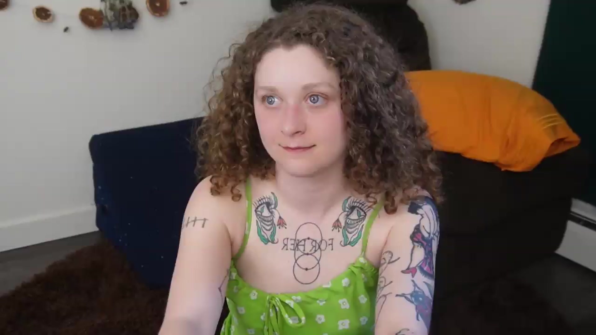 Gallery image thumbnail from PeachyQueen_'s myfreecams stream on, 05/26/2026, 23:58 image 3 of 20