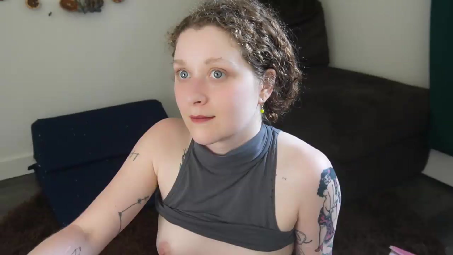 Gallery image thumbnail from PeachyQueen_'s myfreecams stream on, 05/28/2026, 24:02 image 19 of 20