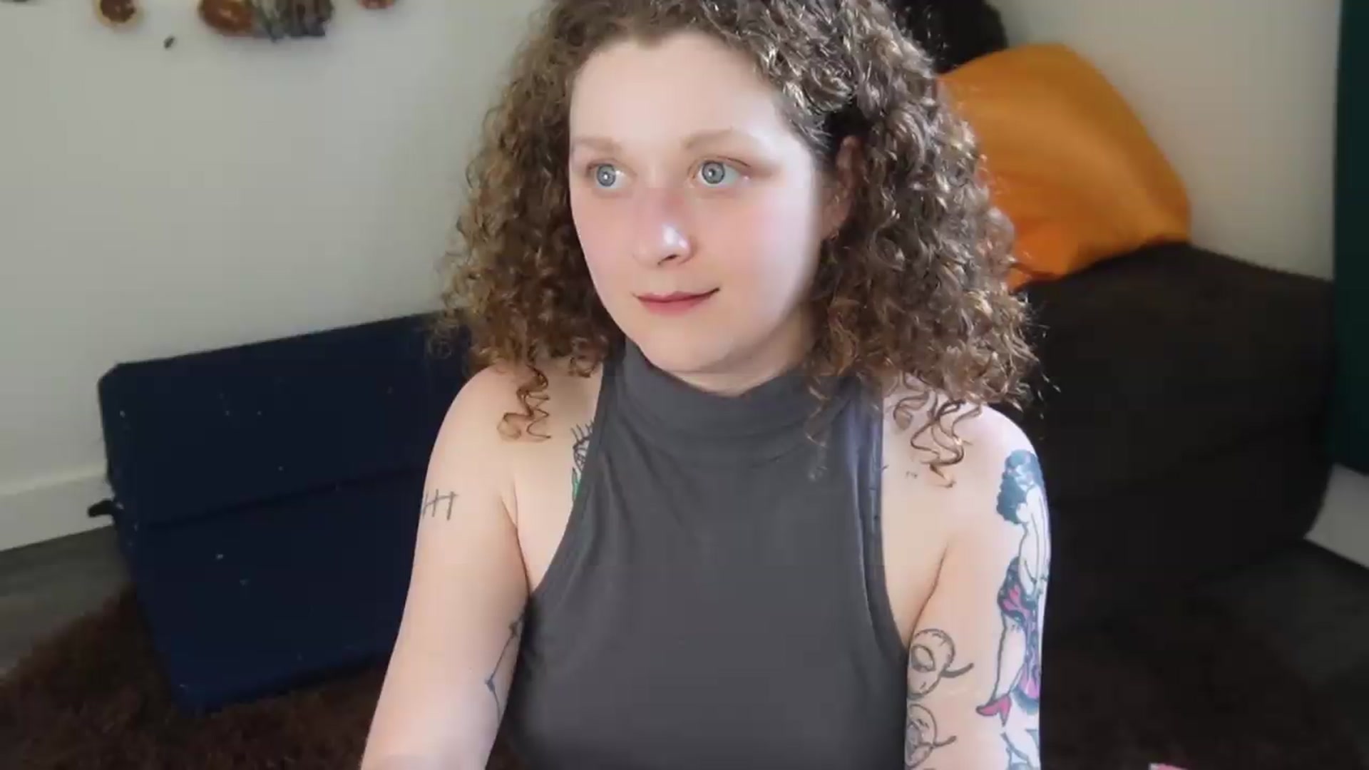 Gallery image thumbnail from PeachyQueen_'s myfreecams stream on, 05/28/2026, 24:02 image 15 of 20