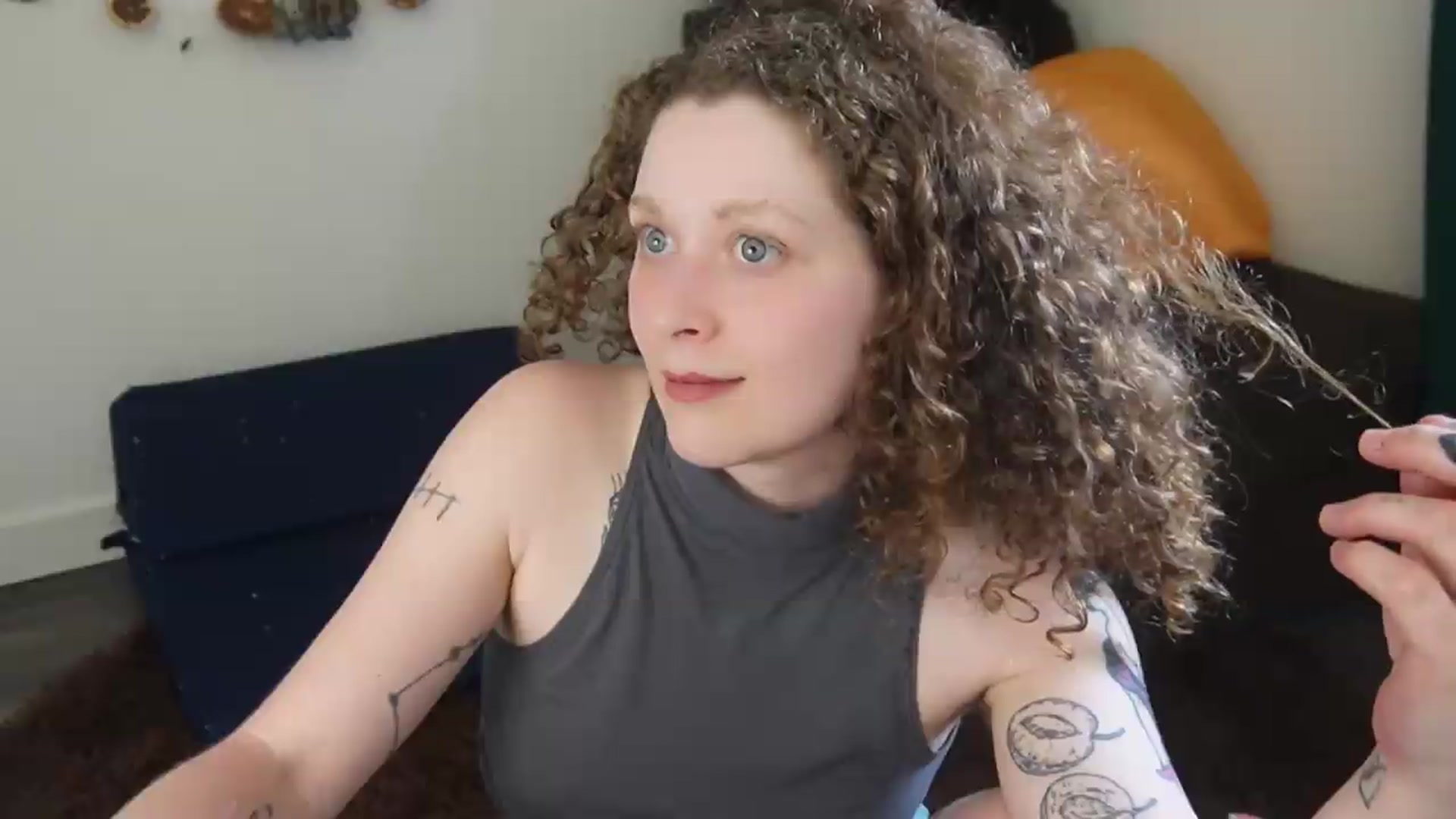 Gallery image thumbnail from PeachyQueen_'s myfreecams stream on, 05/28/2026, 24:02 image 14 of 20