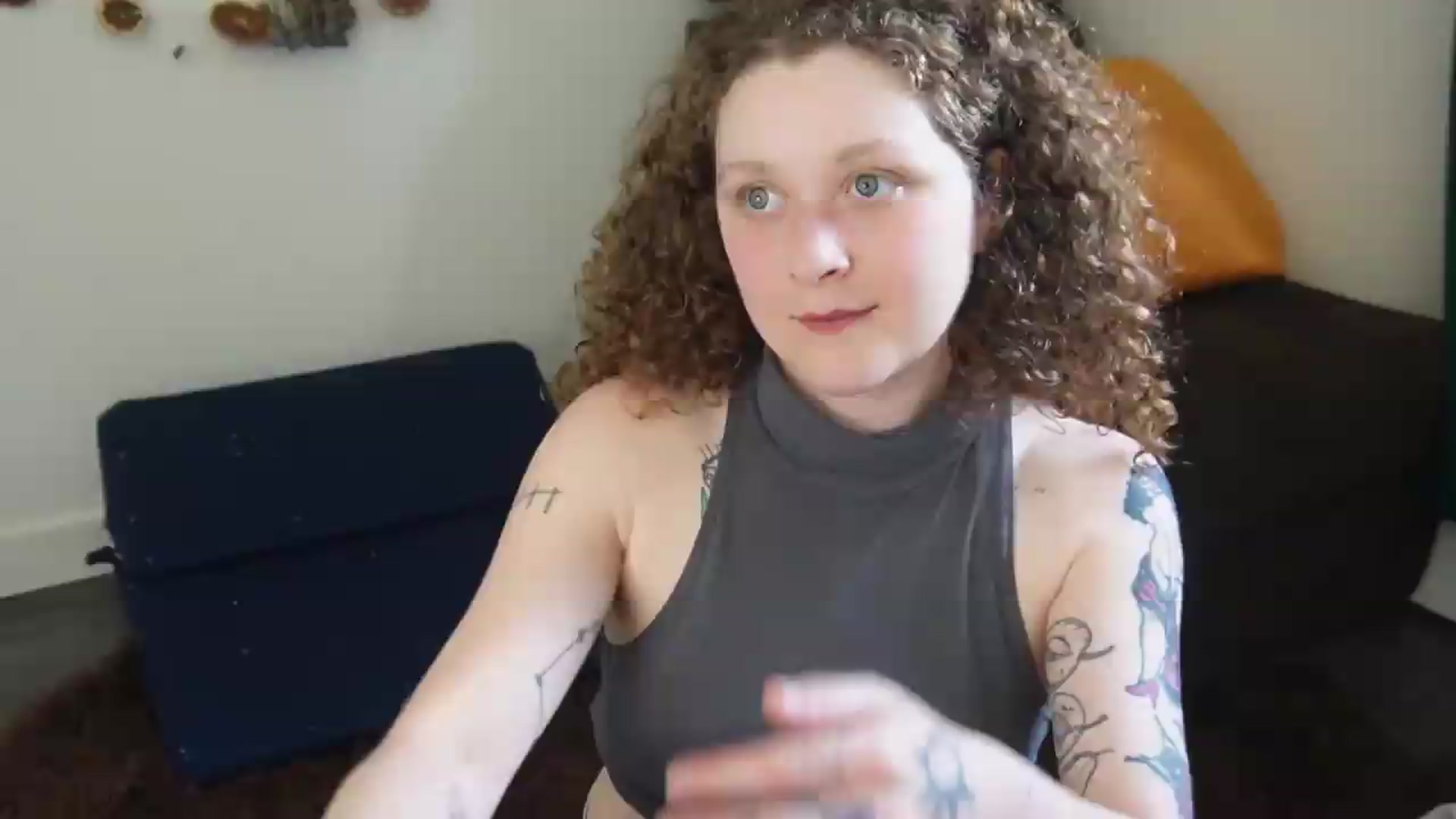 Gallery image thumbnail from PeachyQueen_'s myfreecams stream on, 05/28/2026, 24:02 image 5 of 20