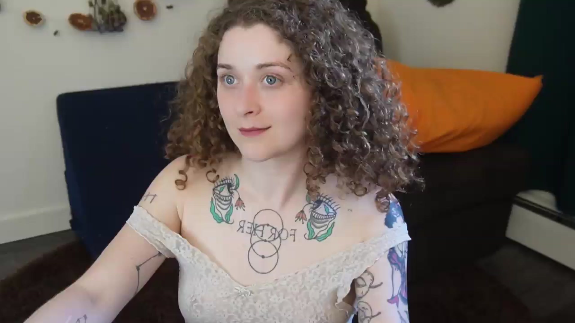 Gallery image thumbnail from PeachyQueen_'s myfreecams stream on, 05/28/2026, 21:12 image 6 of 20