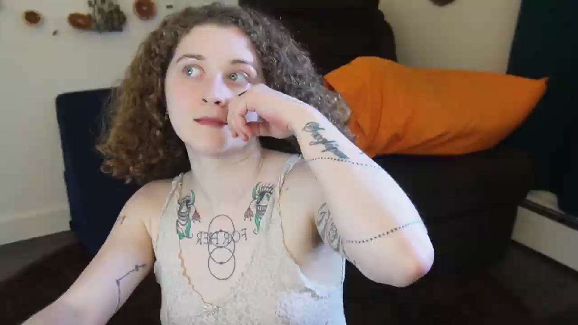 Gallery image thumbnail from PeachyQueen_'s myfreecams stream on, 05/28/2026, 21:12 image 2 of 20