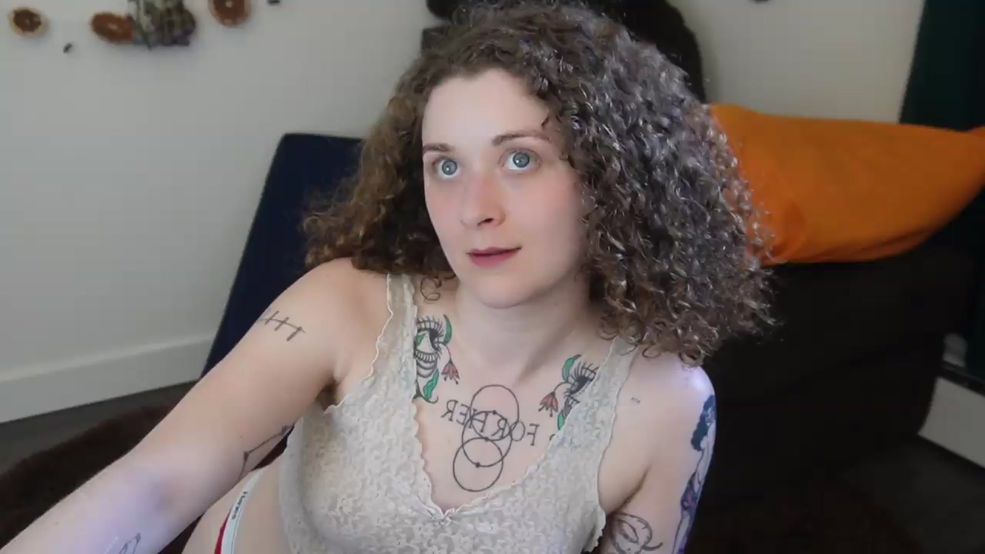 Gallery image thumbnail from PeachyQueen_'s myfreecams stream on, 05/28/2026, 21:12 image 14 of 20