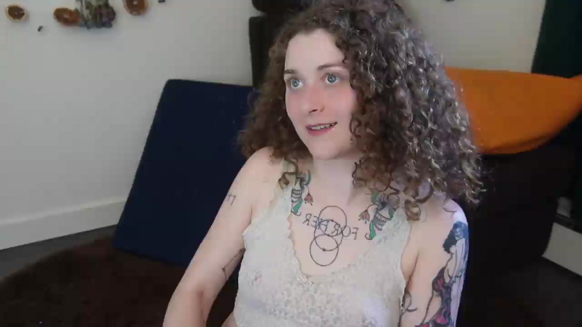 Gallery image thumbnail from PeachyQueen_'s myfreecams stream on, 05/28/2026, 21:12 image 13 of 20