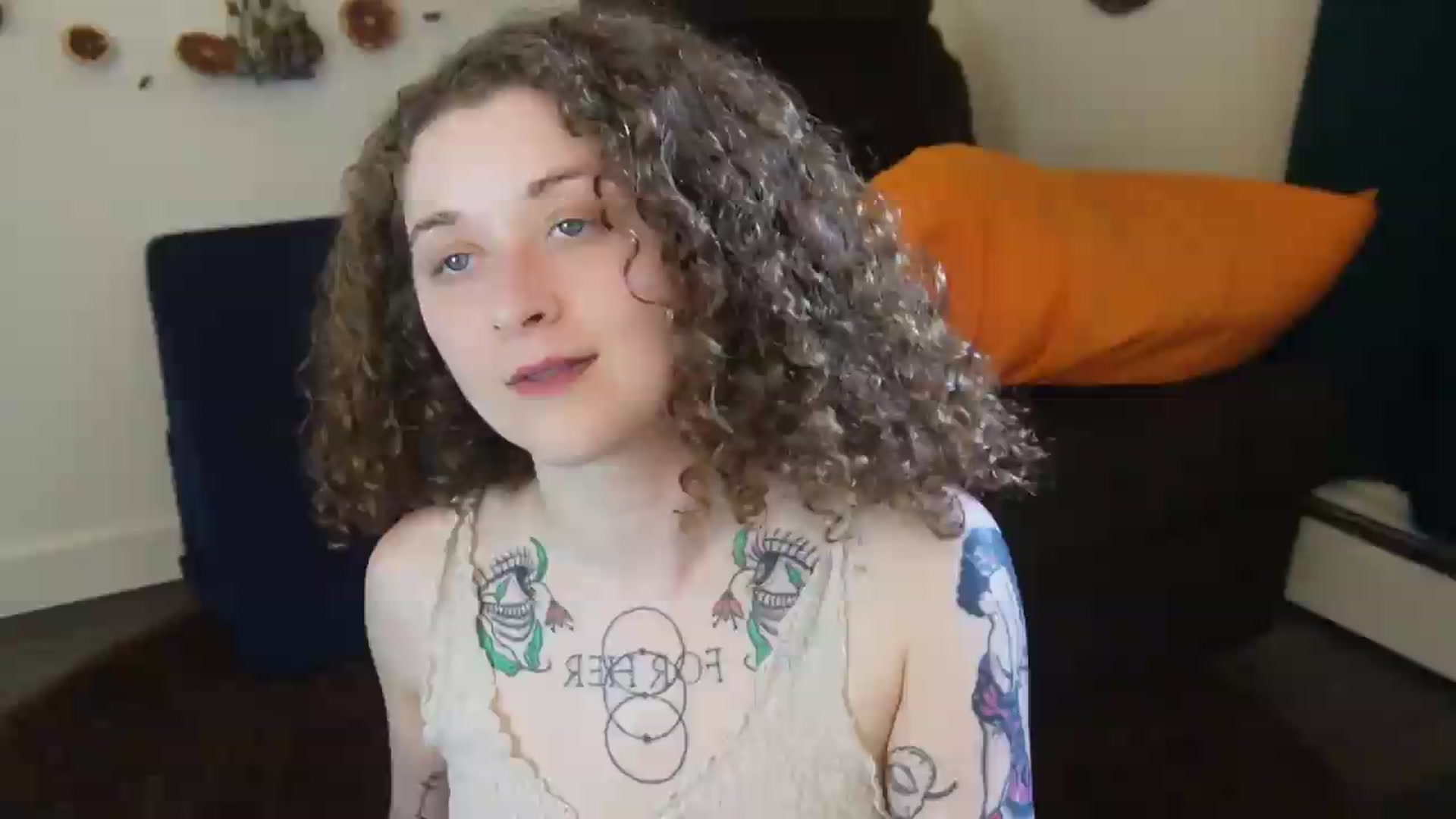 Gallery image thumbnail from PeachyQueen_'s myfreecams stream on, 05/28/2026, 21:12 image 4 of 20
