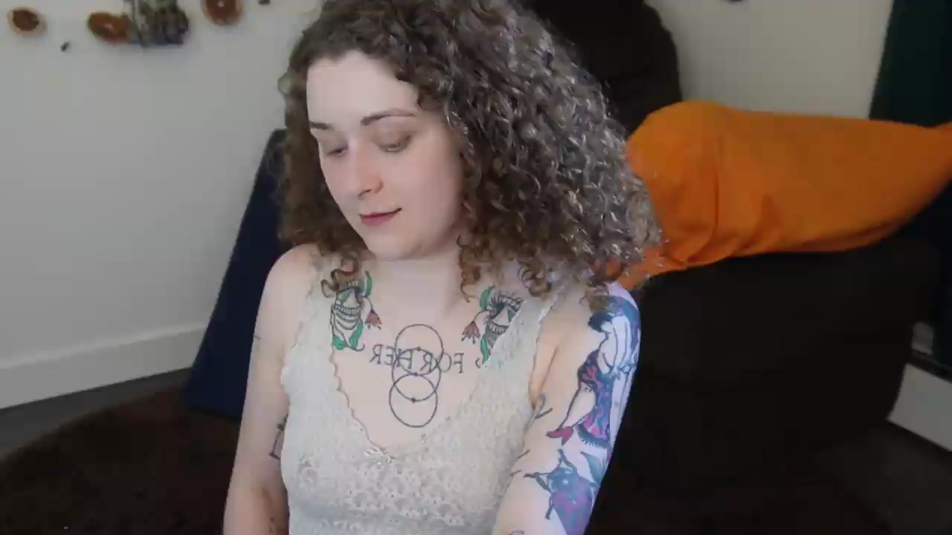 Gallery image thumbnail from PeachyQueen_'s myfreecams stream on, 05/28/2026, 21:12 image 12 of 20