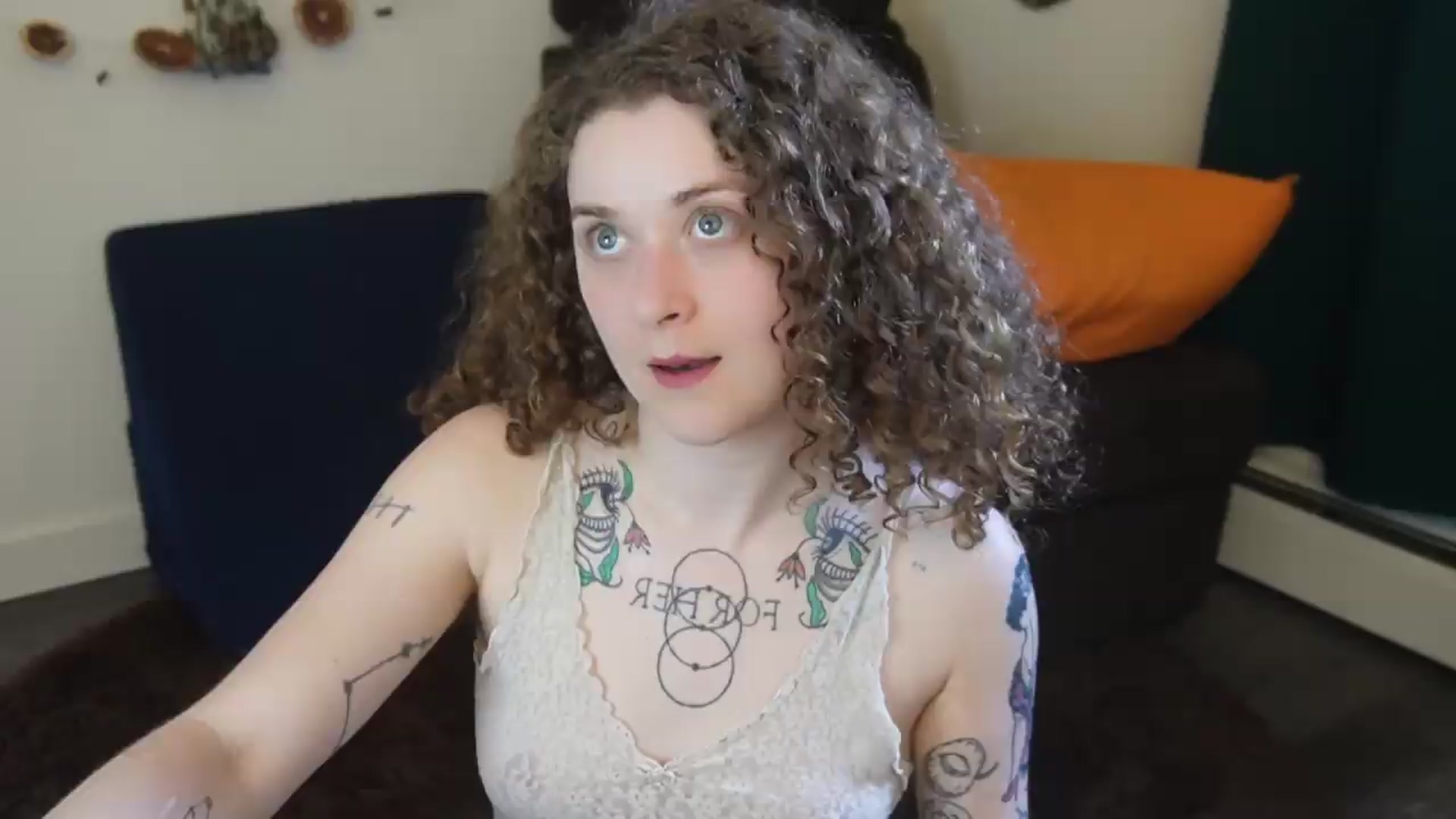 Gallery image thumbnail from PeachyQueen_'s myfreecams stream on, 05/28/2026, 21:12 image 1 of 20