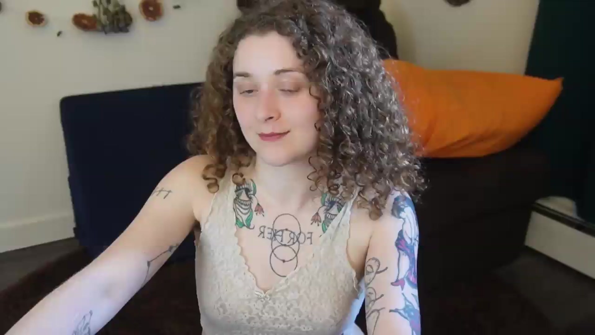 Gallery image thumbnail from PeachyQueen_'s myfreecams stream on, 05/28/2026, 21:12 image 3 of 20